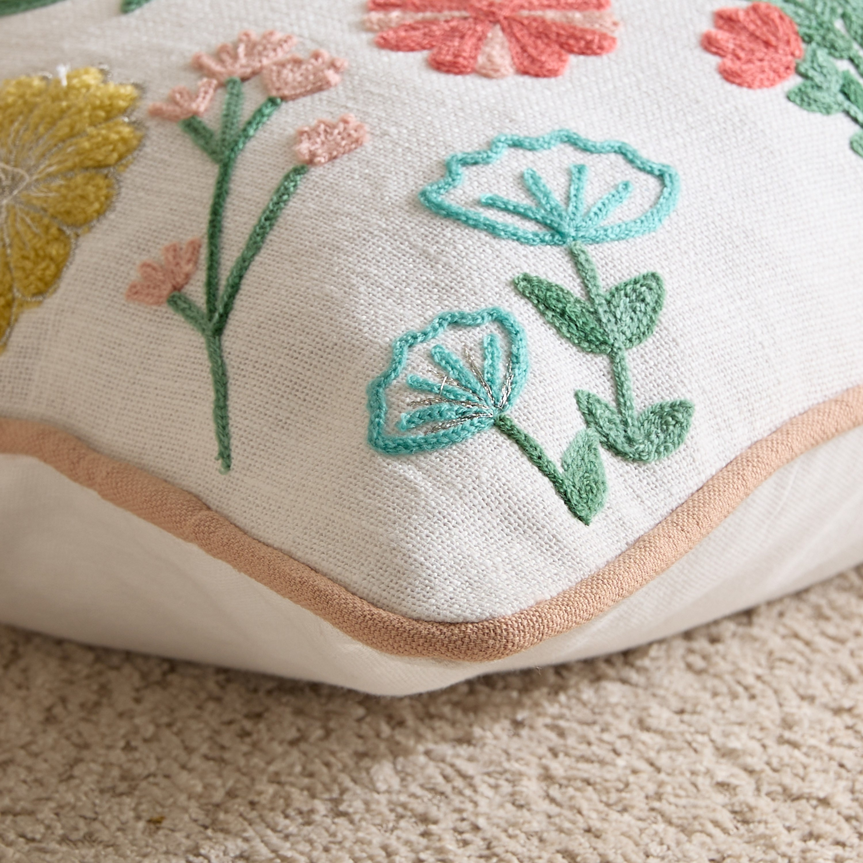 غطاء وسادة محشوة بتطريز كرويل من إيج - 35x60 سم-hbxhomeware-hbxbedroom-image-3