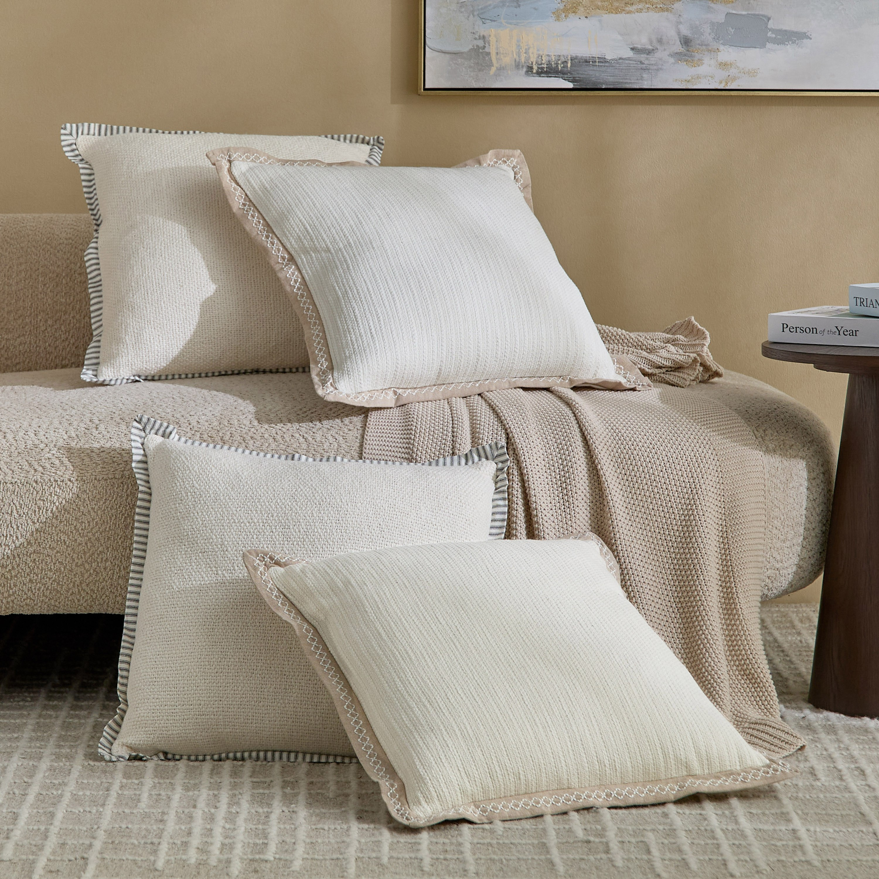 طقم وسادات محشوة مطرزة قطعتين بحواف مزخرفة من كوزي دو - 50x50 سم-hbxhomeware-hbxbedroom-image-4
