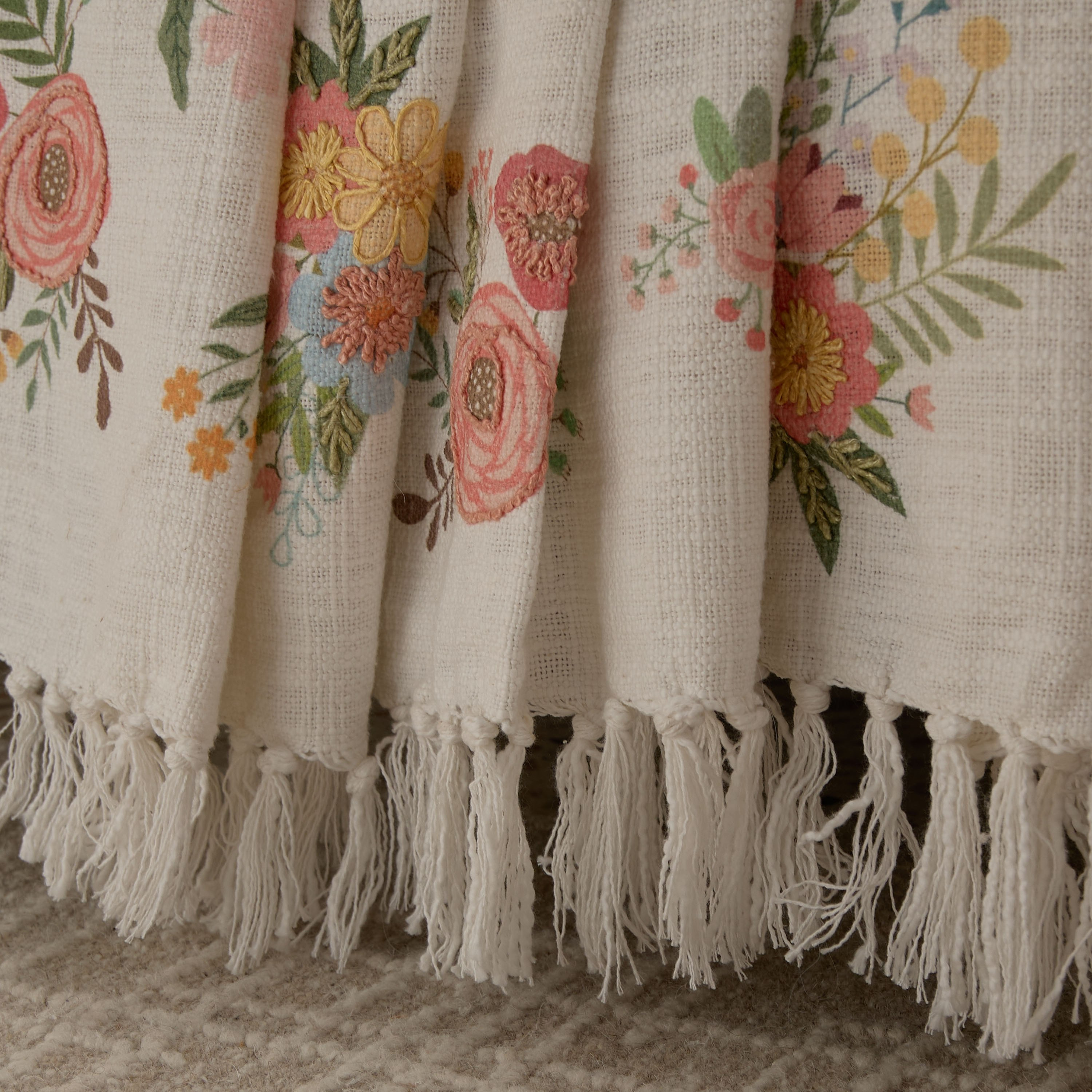 بطانية خفيفة قطن مطرزة من إيدج - 127x152 سم-hbxhomeware-hbxbedroom-image-3