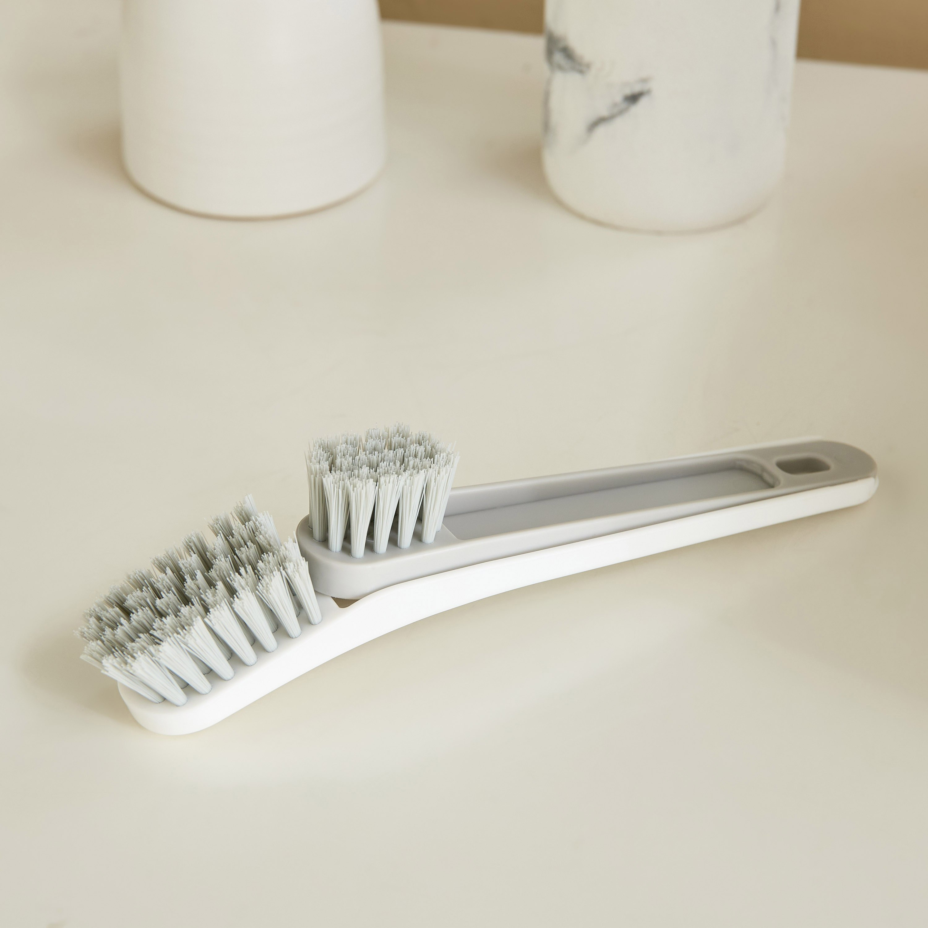 Alina 2-in-1 Shoe Brush with Scraper-hbxbathroom-laundry-cleaningaccessories-image-2