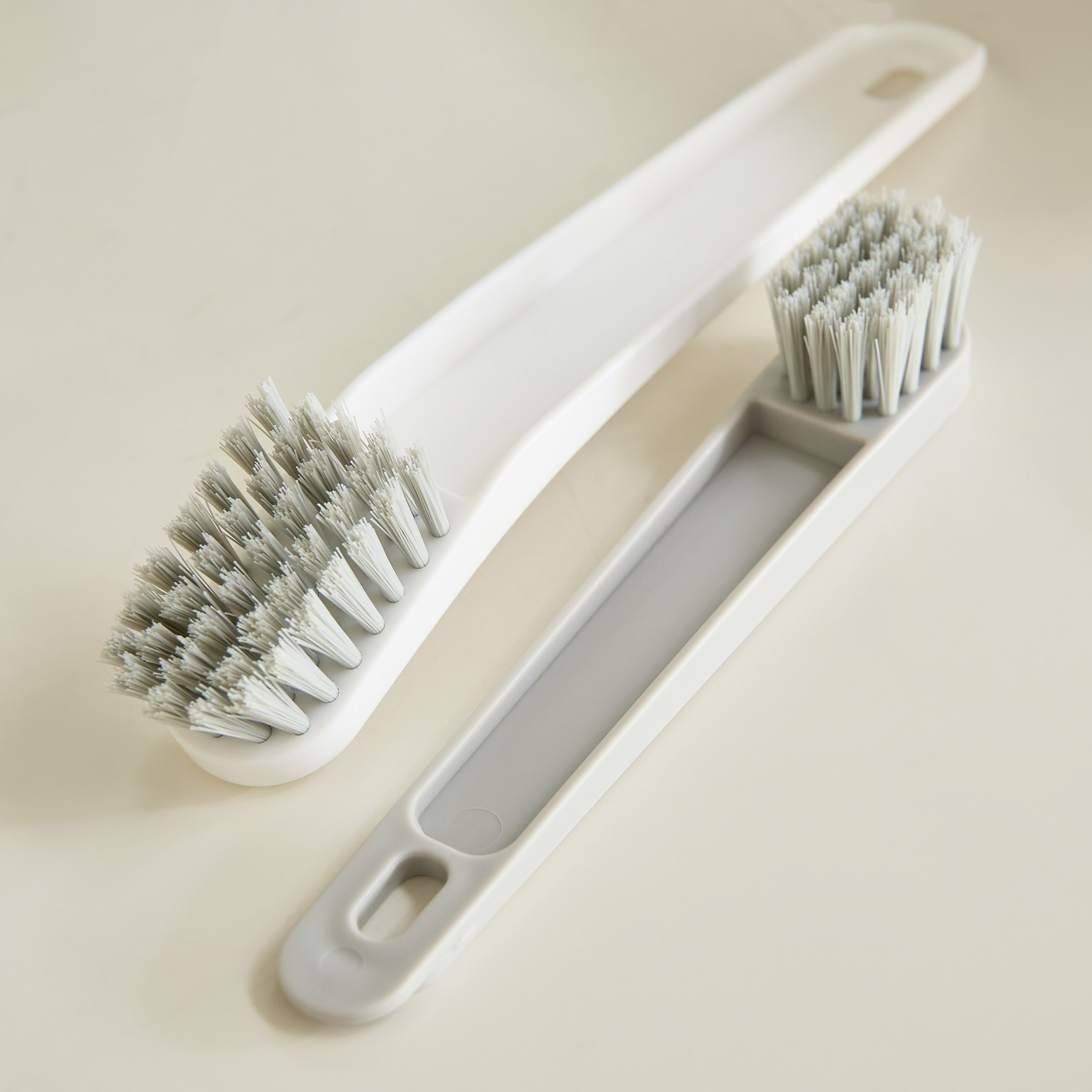 Alina 2-in-1 Shoe Brush with Scraper-hbxbathroom-laundry-cleaningaccessories-image-3
