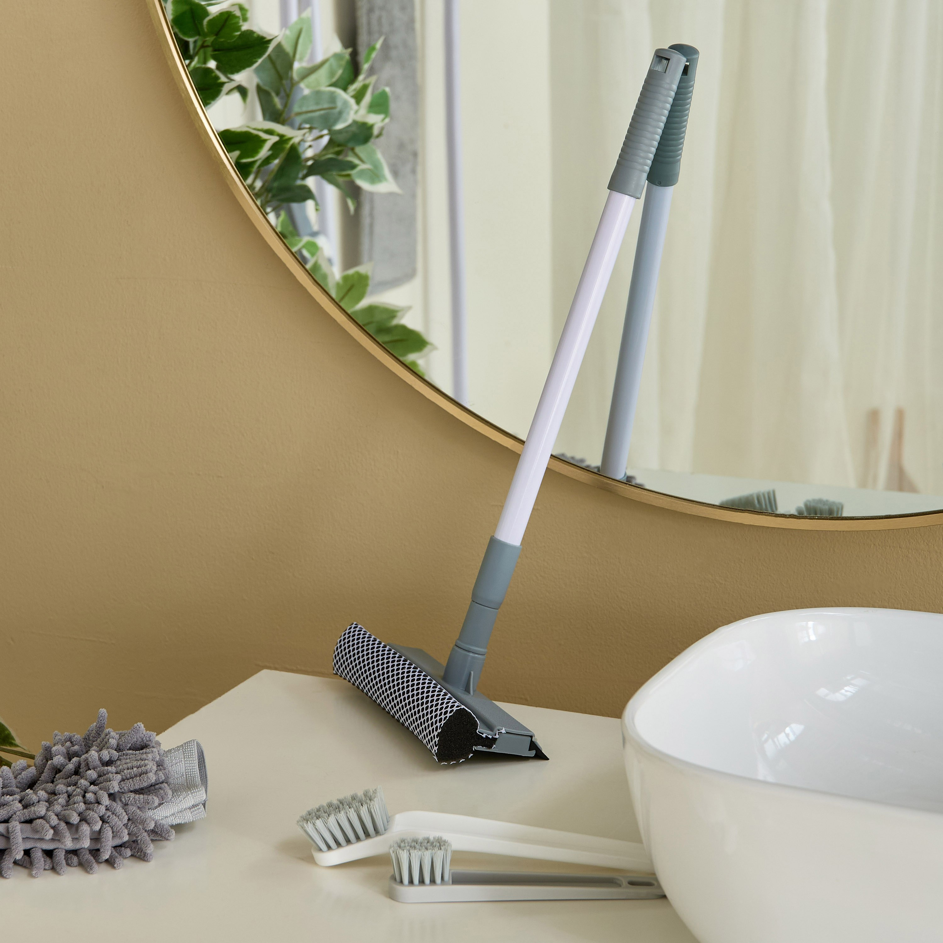 Alina 2-in-1 Shoe Brush with Scraper-hbxbathroom-laundry-cleaningaccessories-image-4