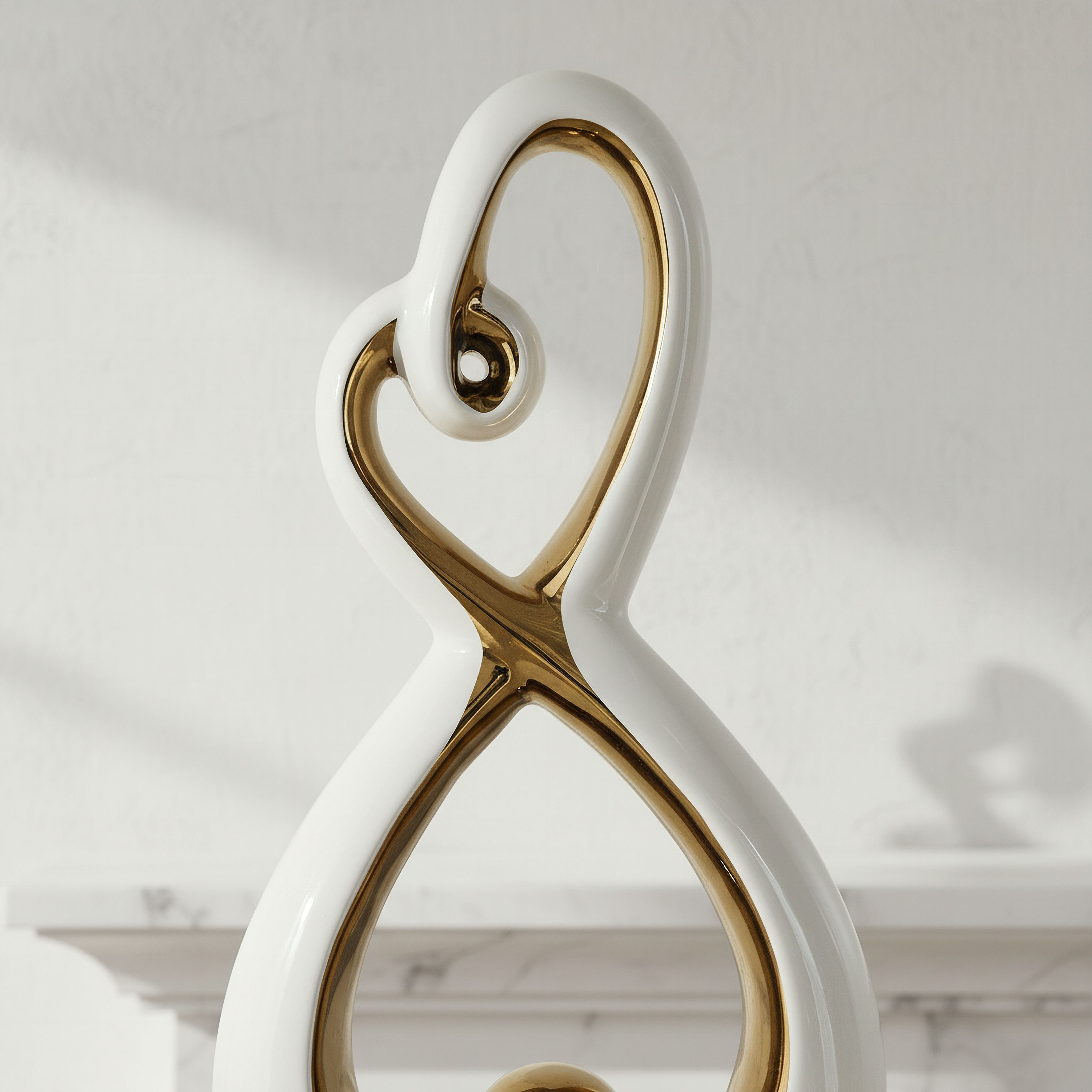 تحفة سيراميك كبيرة الحجم بريميوم من كاسا تيتاني - 18x6.5x38 سم-hbxhomeware-homedecor-figurinesandornaments-image-2
