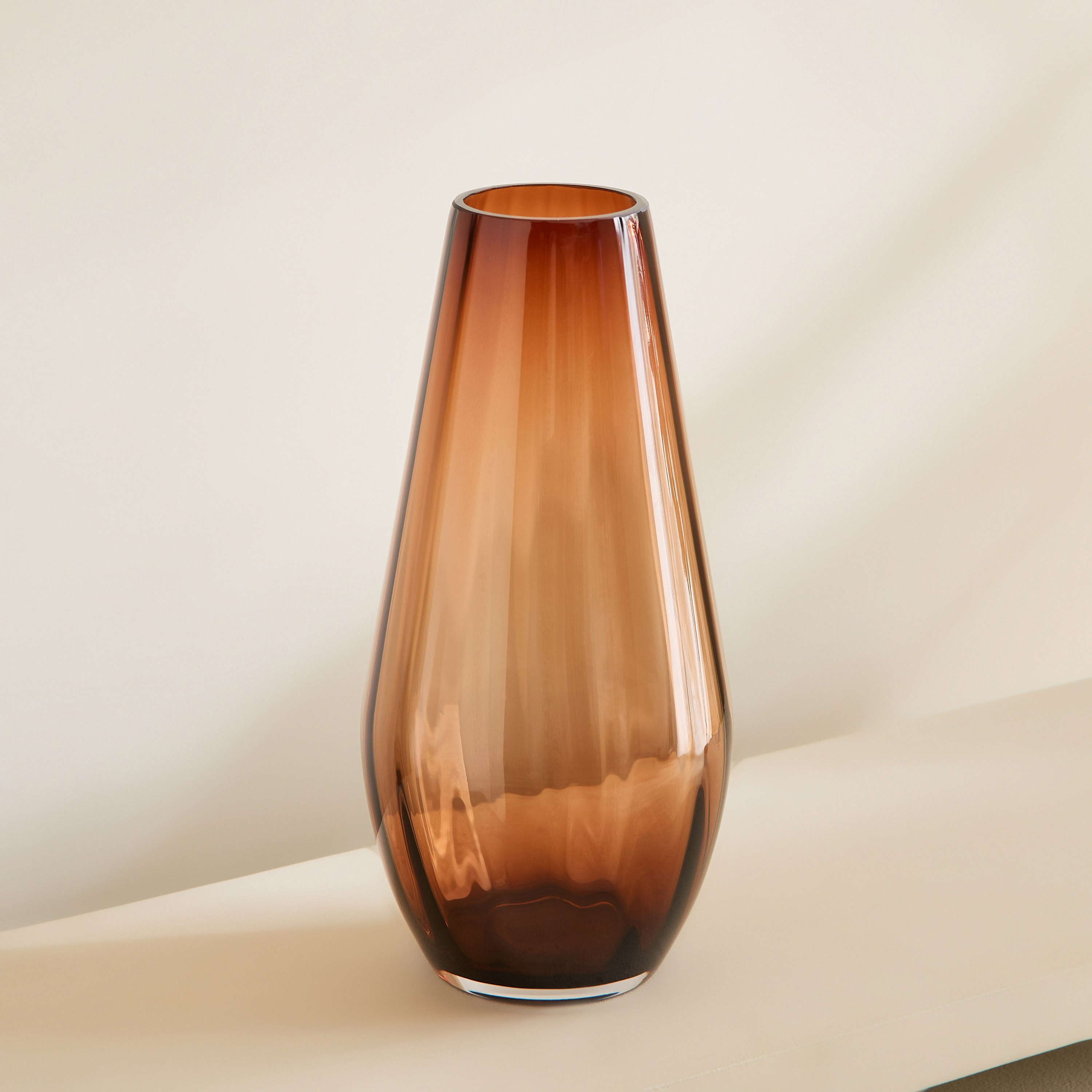 مزهرية ديكور زجاج ثقيل من بيدرو - 16.5×35 سم-hbxbedroom-decorandaccessories-vases-image-5