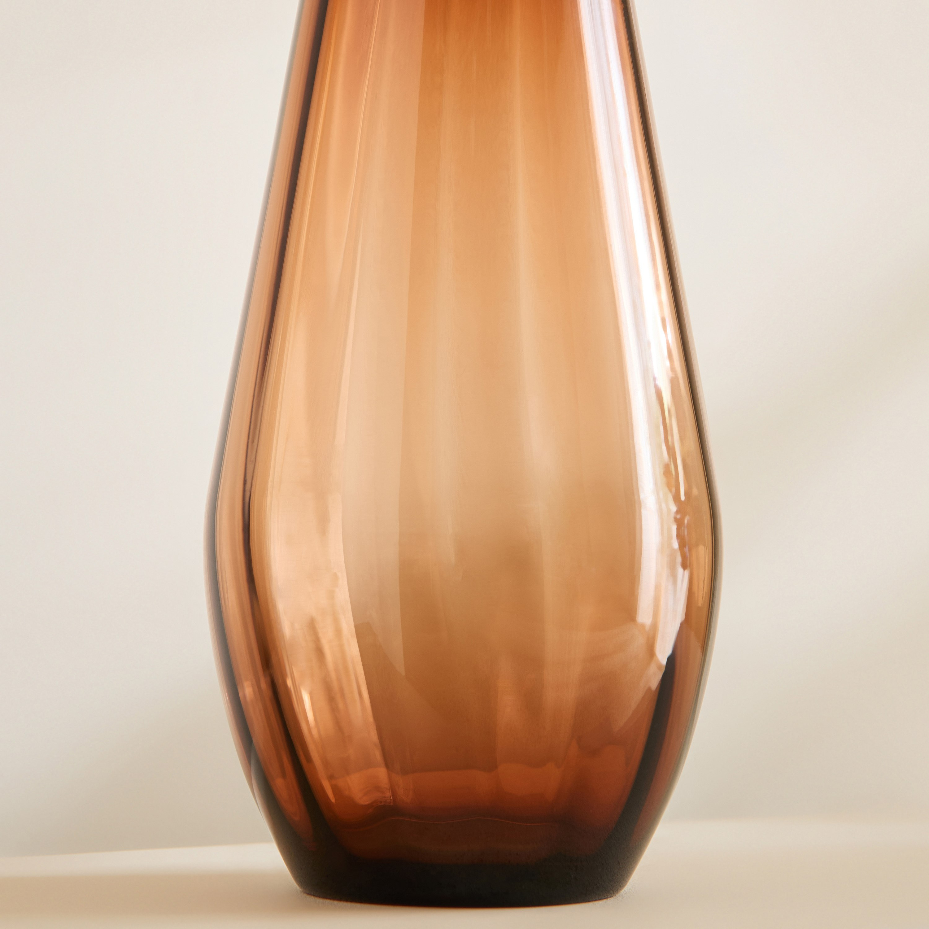 مزهرية ديكور زجاج ثقيل من بيدرو - 16.5×35 سم-hbxbedroom-decorandaccessories-vases-image-6
