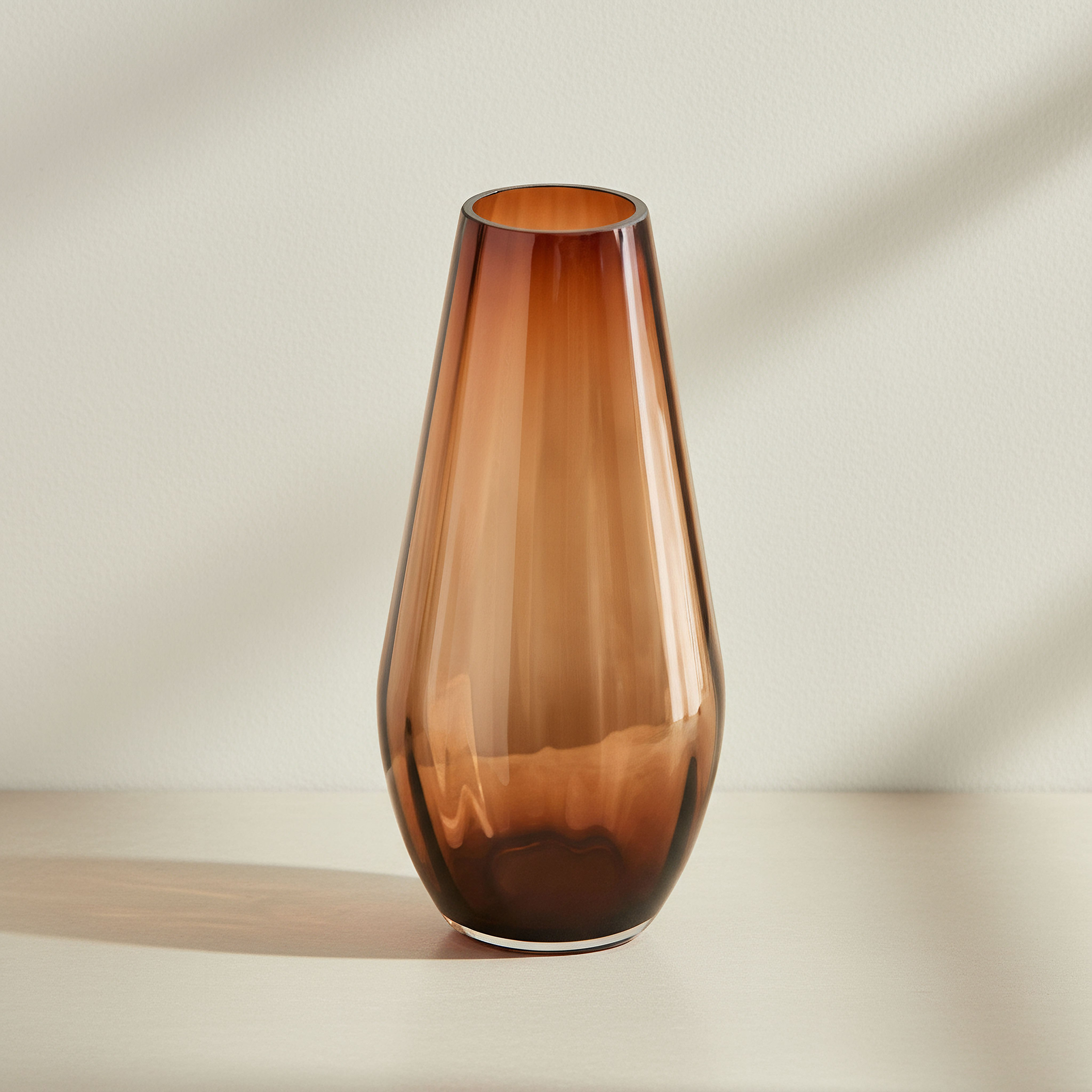 مزهرية ديكور زجاج ثقيل من بيدرو - 16.5×35 سم-hbxbedroom-decorandaccessories-vases-image-1