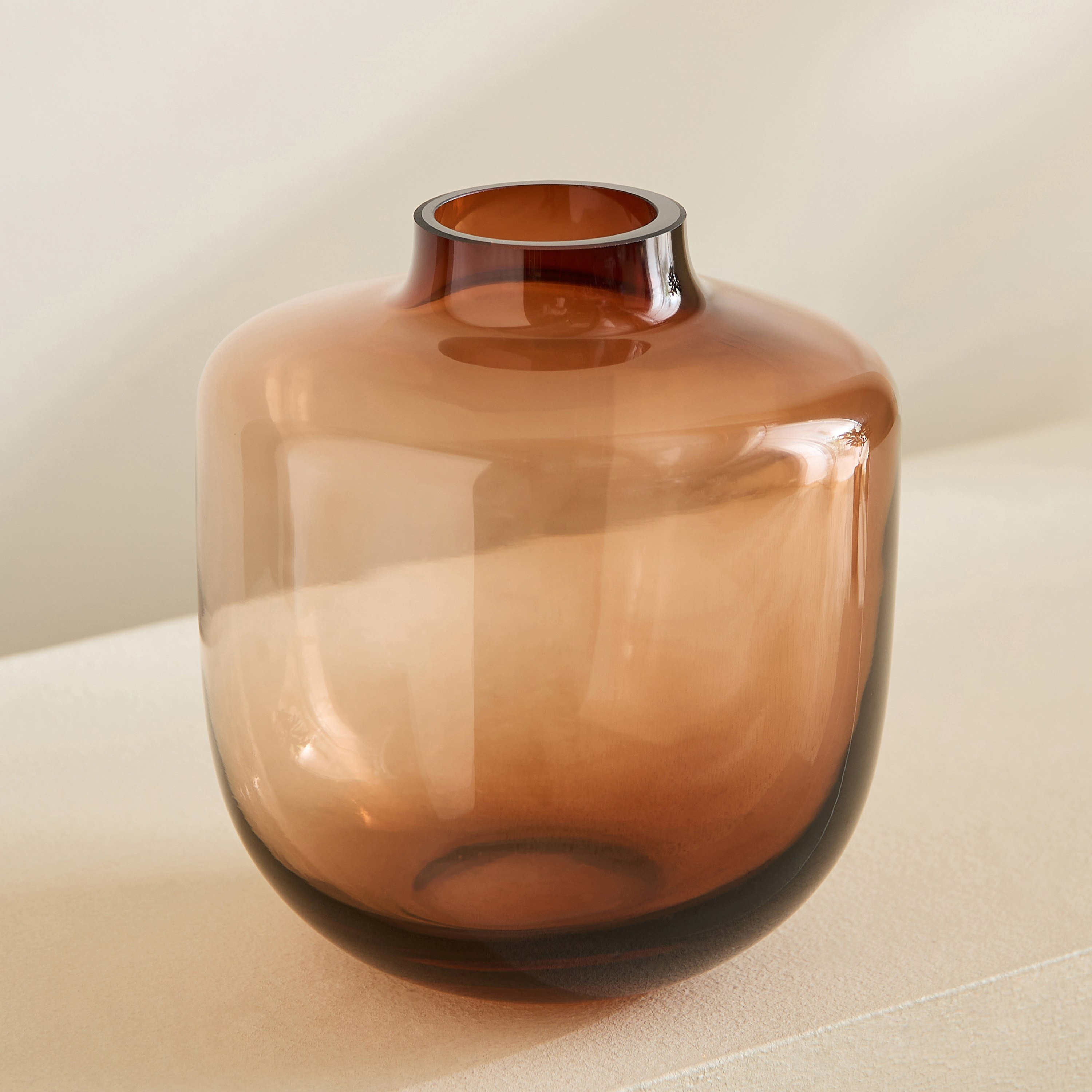 مزهرية زجاج سميك للديكور من بيدرو - 15.5x17 سم-hbxbedroom-decorandaccessories-vases-image-2