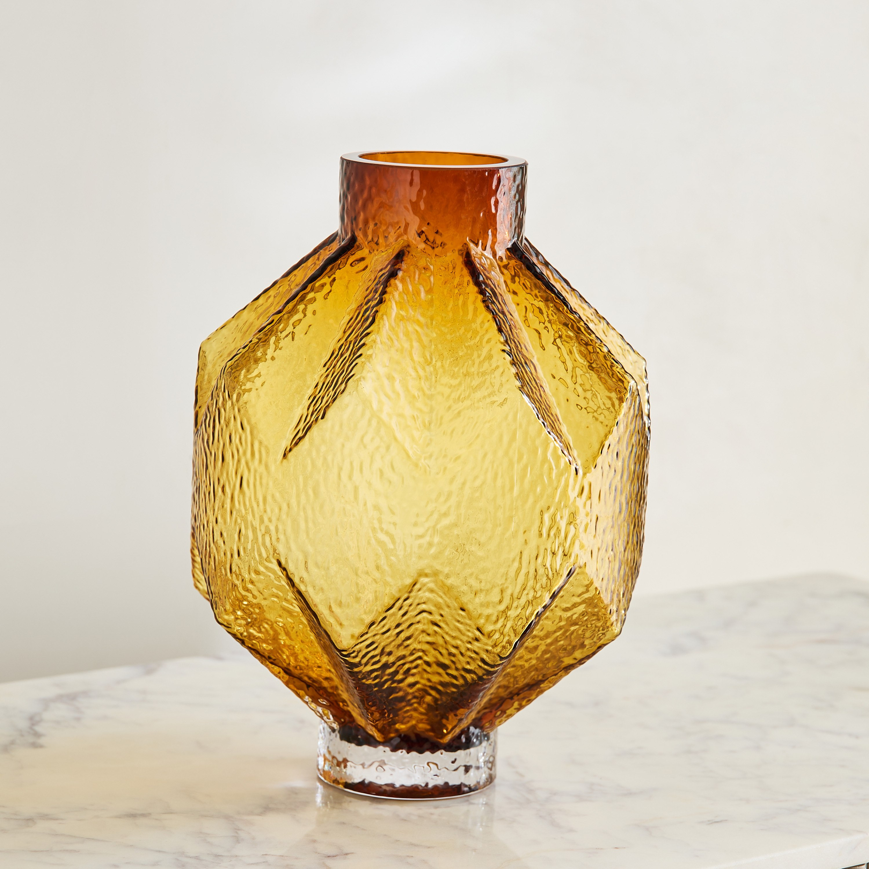 مزهرية ديكور زجاج ثقيل من بيدرو - 20×27.5 سم-hbxbedroom-decorandaccessories-vases-image-5