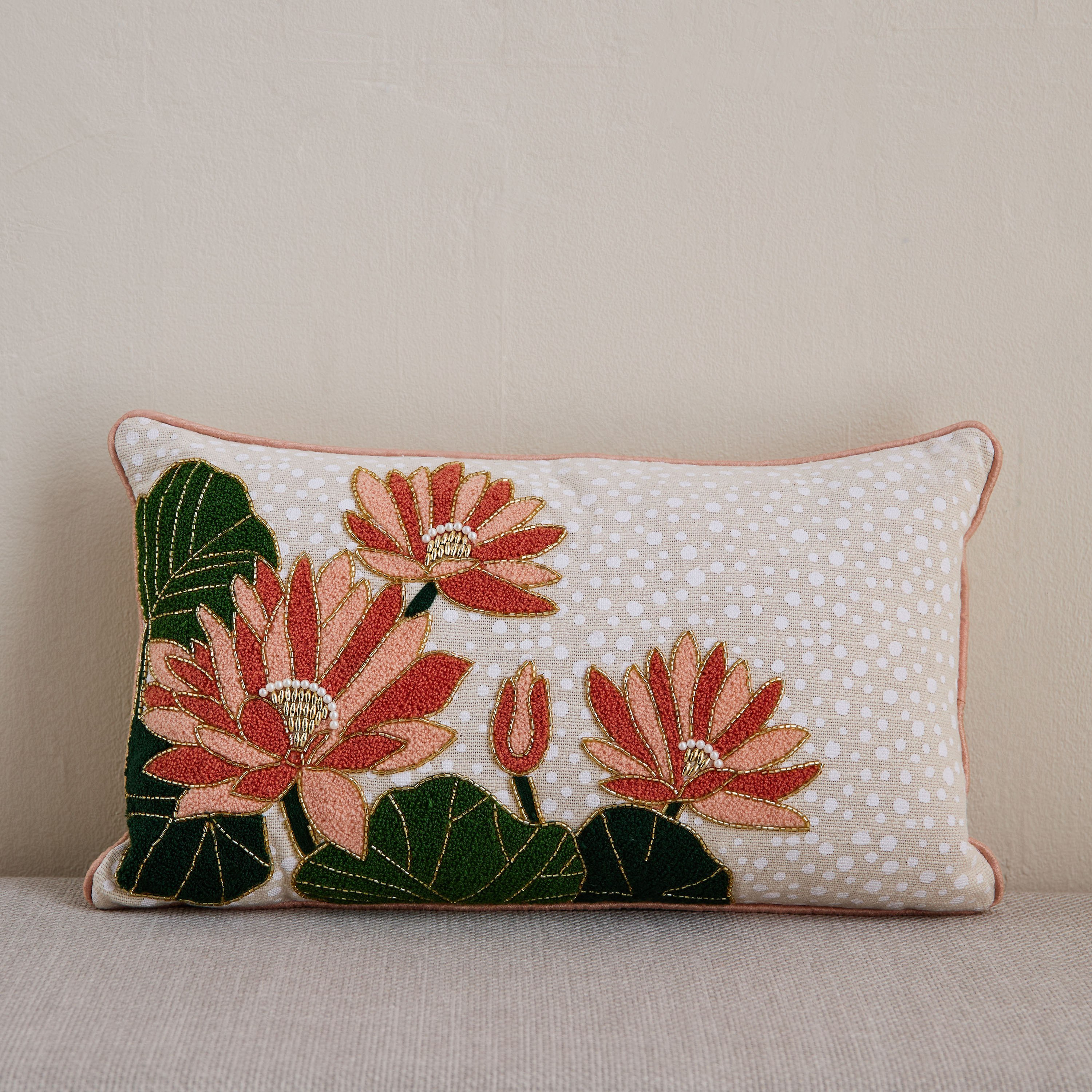 وسادة محشوة أوتبال من براكا - 30×50 سم-hbxlivingroom-furnishings-cushionsandcovers-filledcushions-image-1