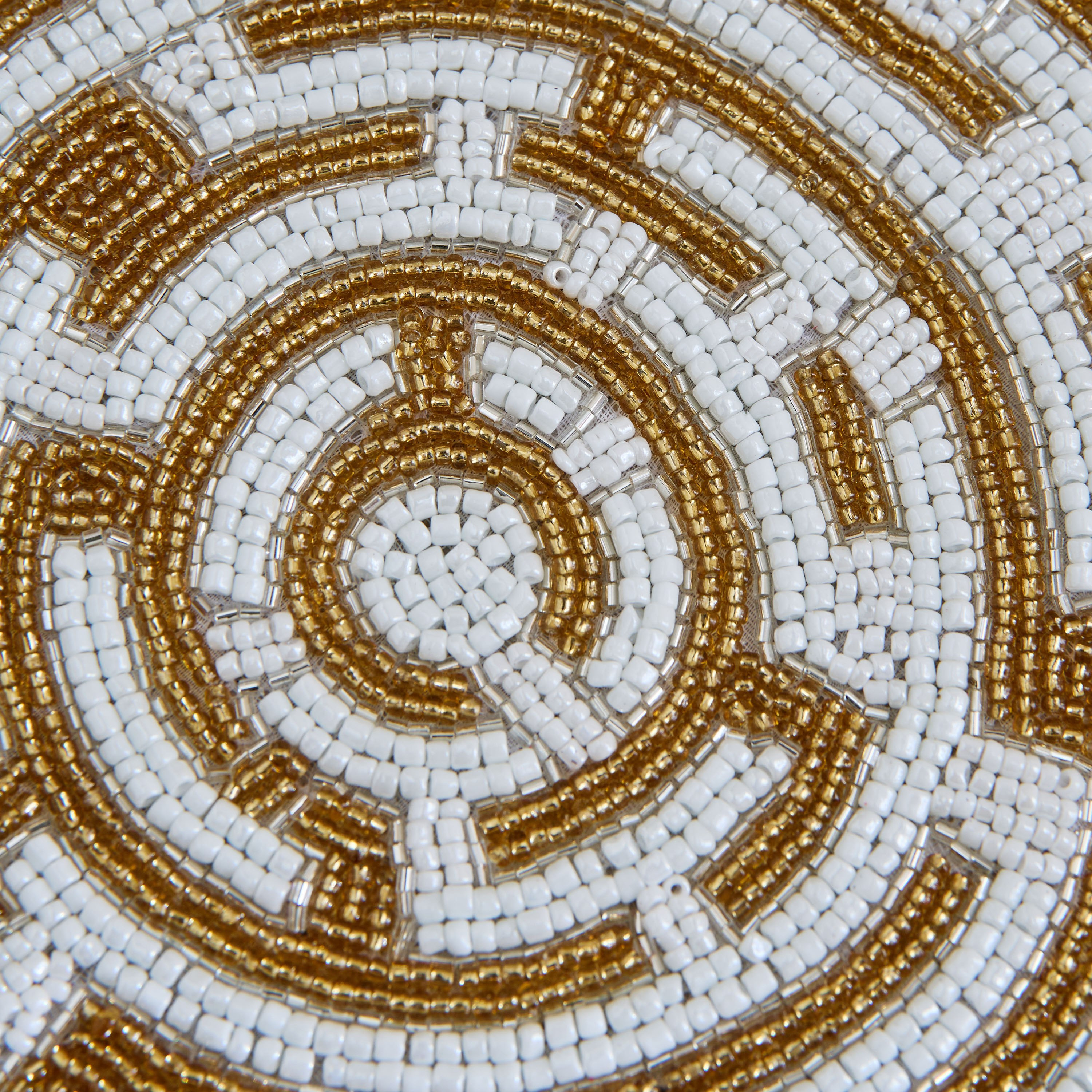 Praka Maze Round Beaded Placemat - 30 cm-hbxdecorandfurnishings-homefurnishings-tablelinens-image-4
