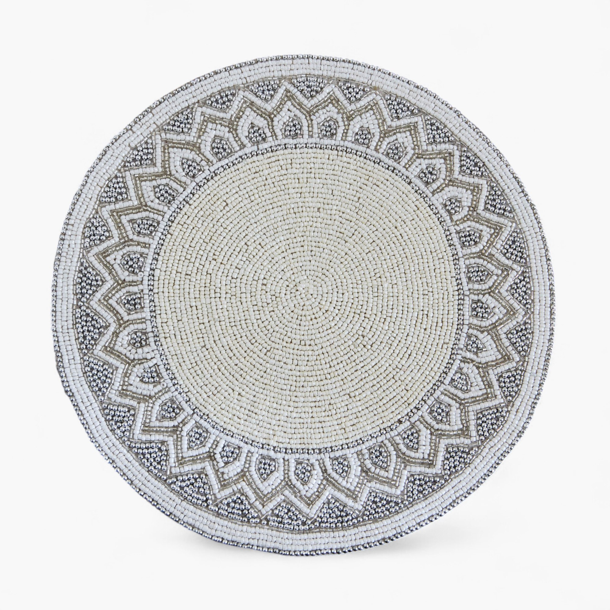 مفرش خرز مستدير بحواف مزينة من براكا أتبال - 30 سم-hbxdecorandfurnishings-homefurnishings-tablelinens-image-6