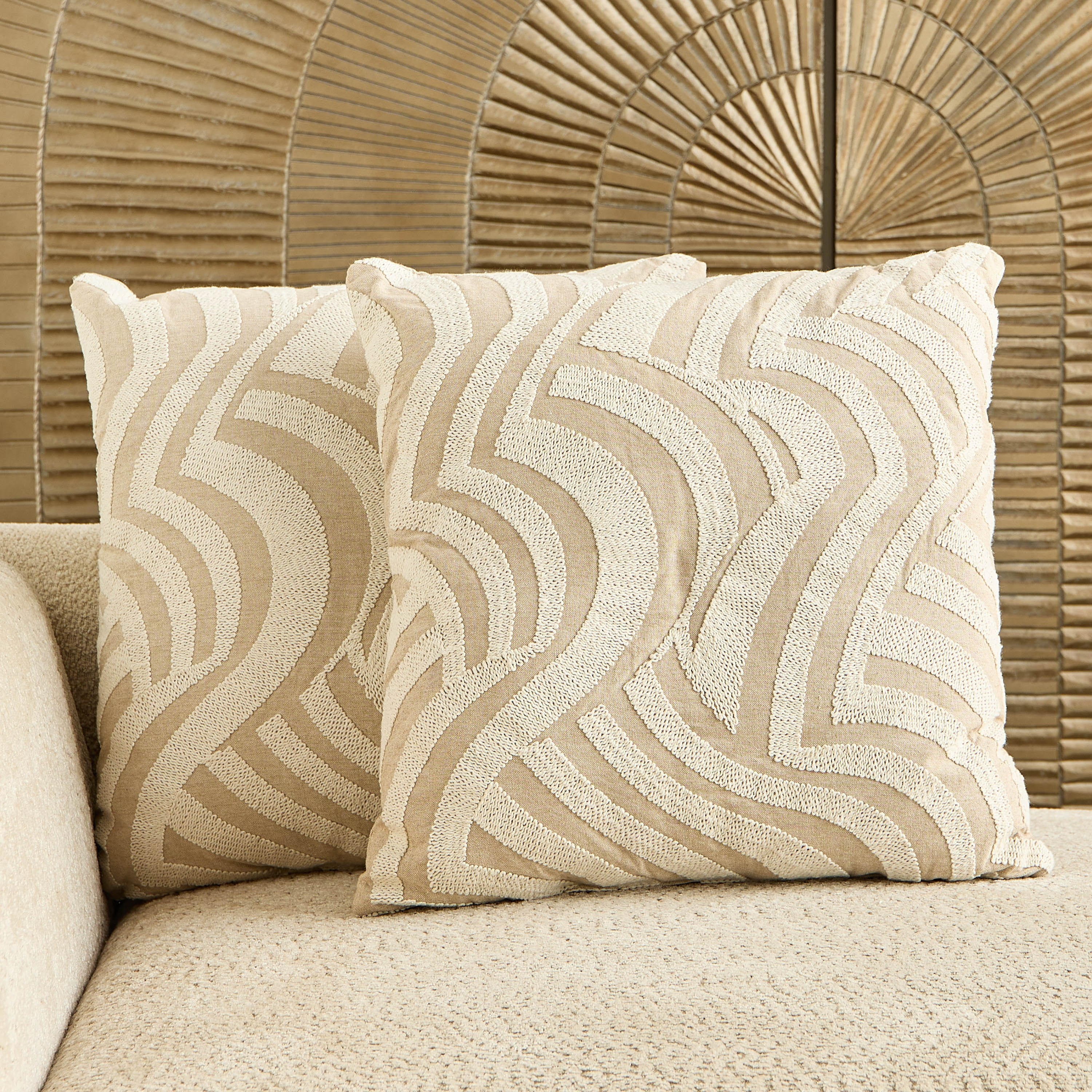 طقم وسائد محشوة بطبعات دوري تجريدية قطعتين من كوزي ديو - 50×50 سم-hbxlivingroom-furnishings-cushionsandcovers-filledcushions-image-1