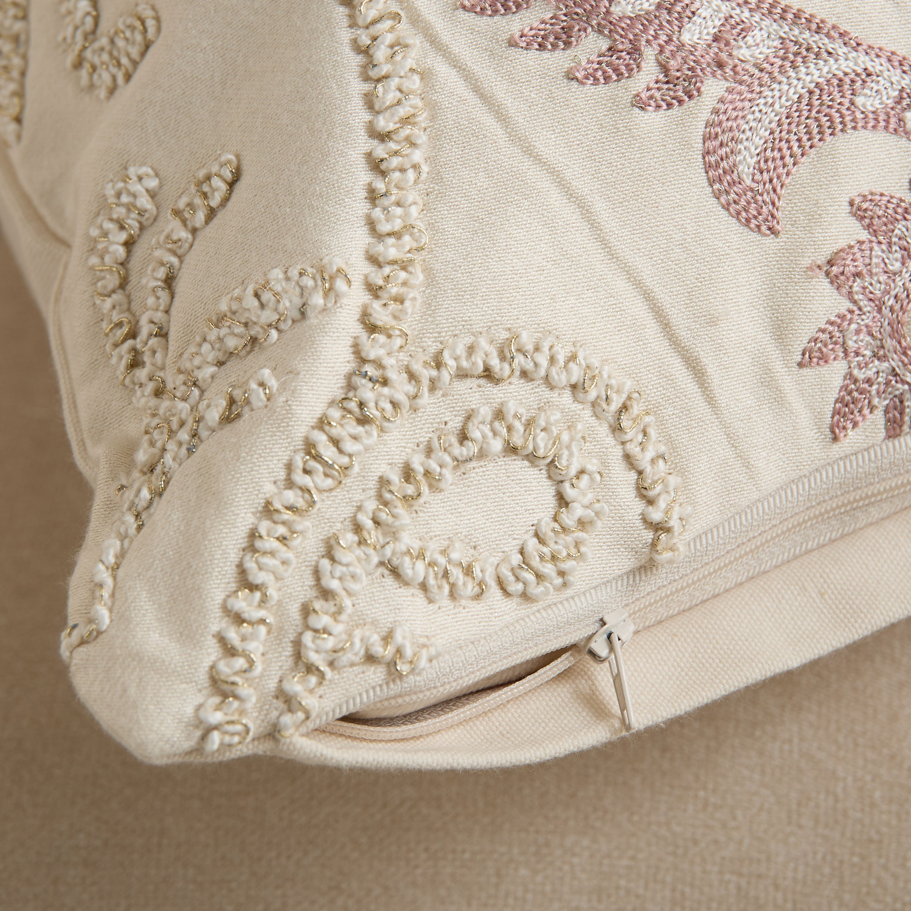 Petra Artisera Damask Filled Cushion - 50x50 cm-hbxhomeware-hbxbedroom-image-4