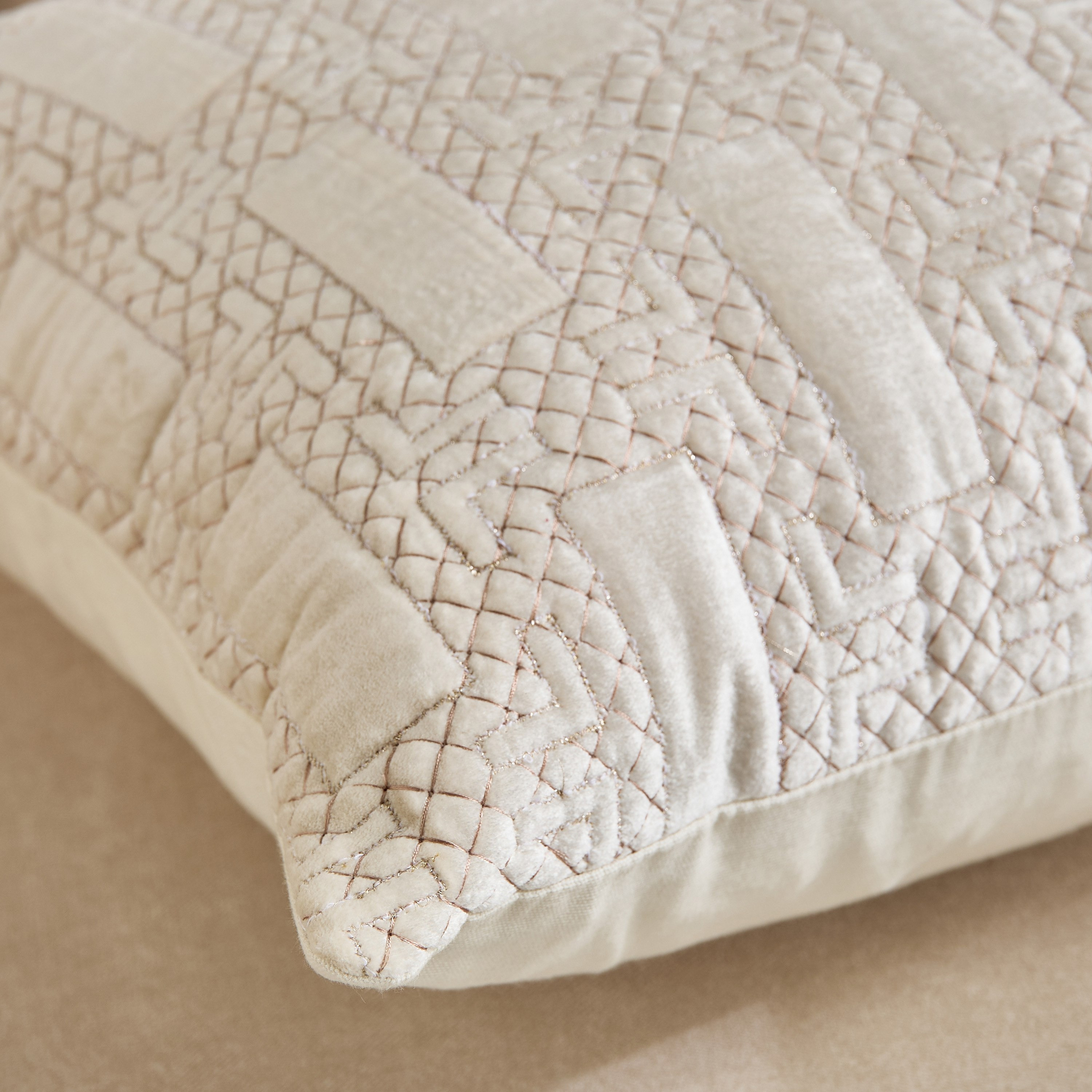 Petra Formora Block Filled Cushion - 50x50 cm-hbxhomeware-hbxbedroom-image-3