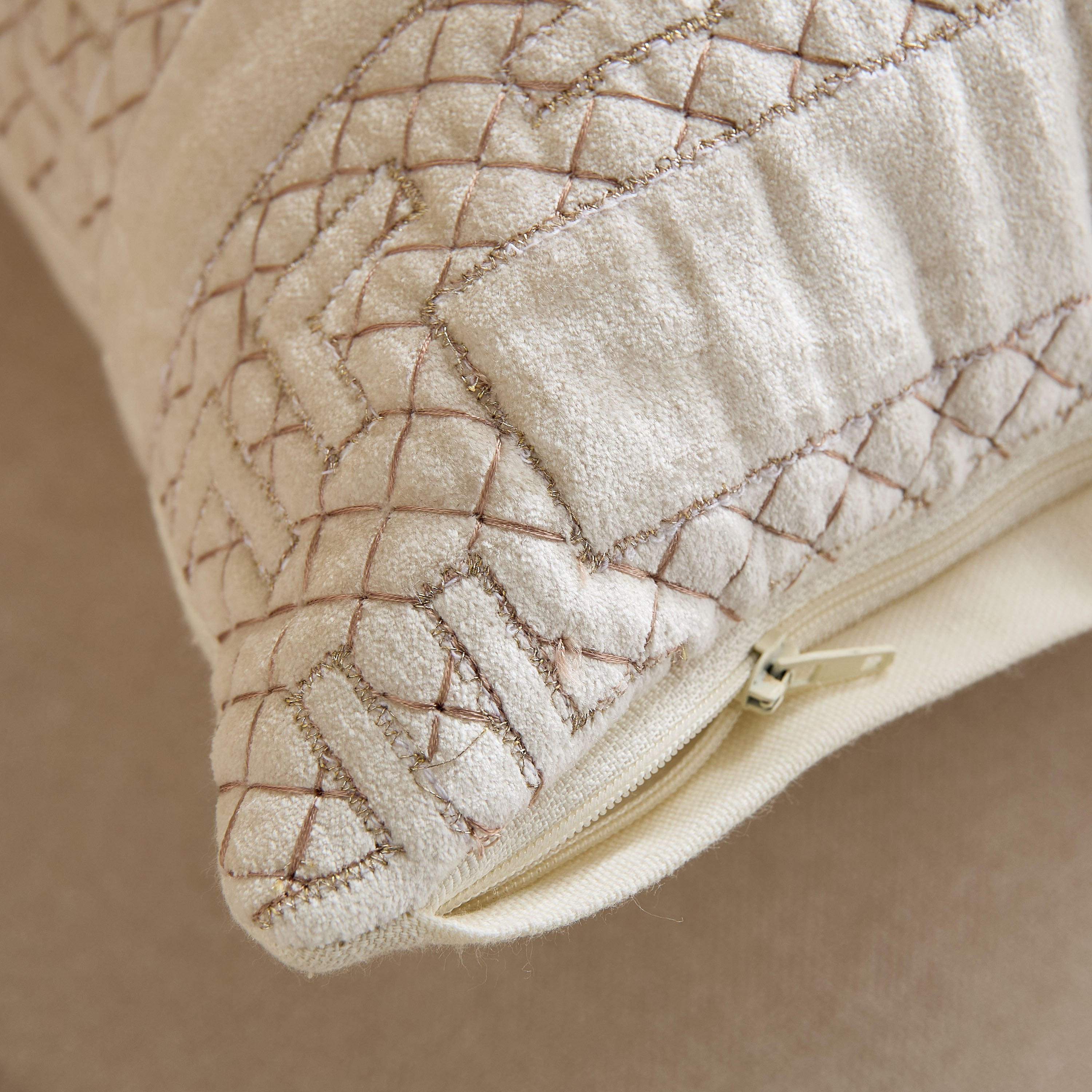 Petra Formora Block Filled Cushion - 50x50 cm-hbxhomeware-hbxbedroom-image-4