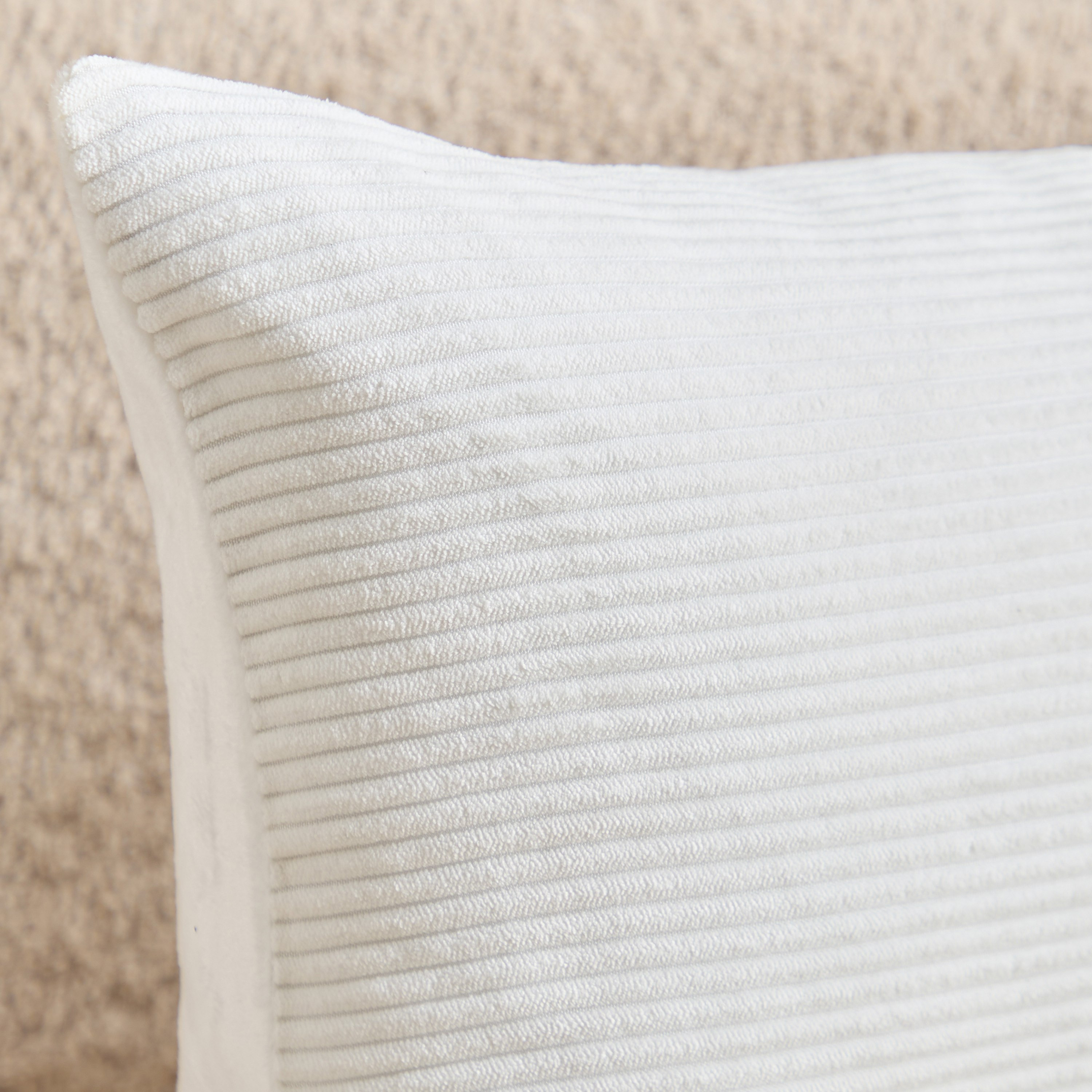 غطاء وسادة كوردوري من فيلفيت إيز - 30x50 سم-hbxhomeware-hbxbedroom-image-2