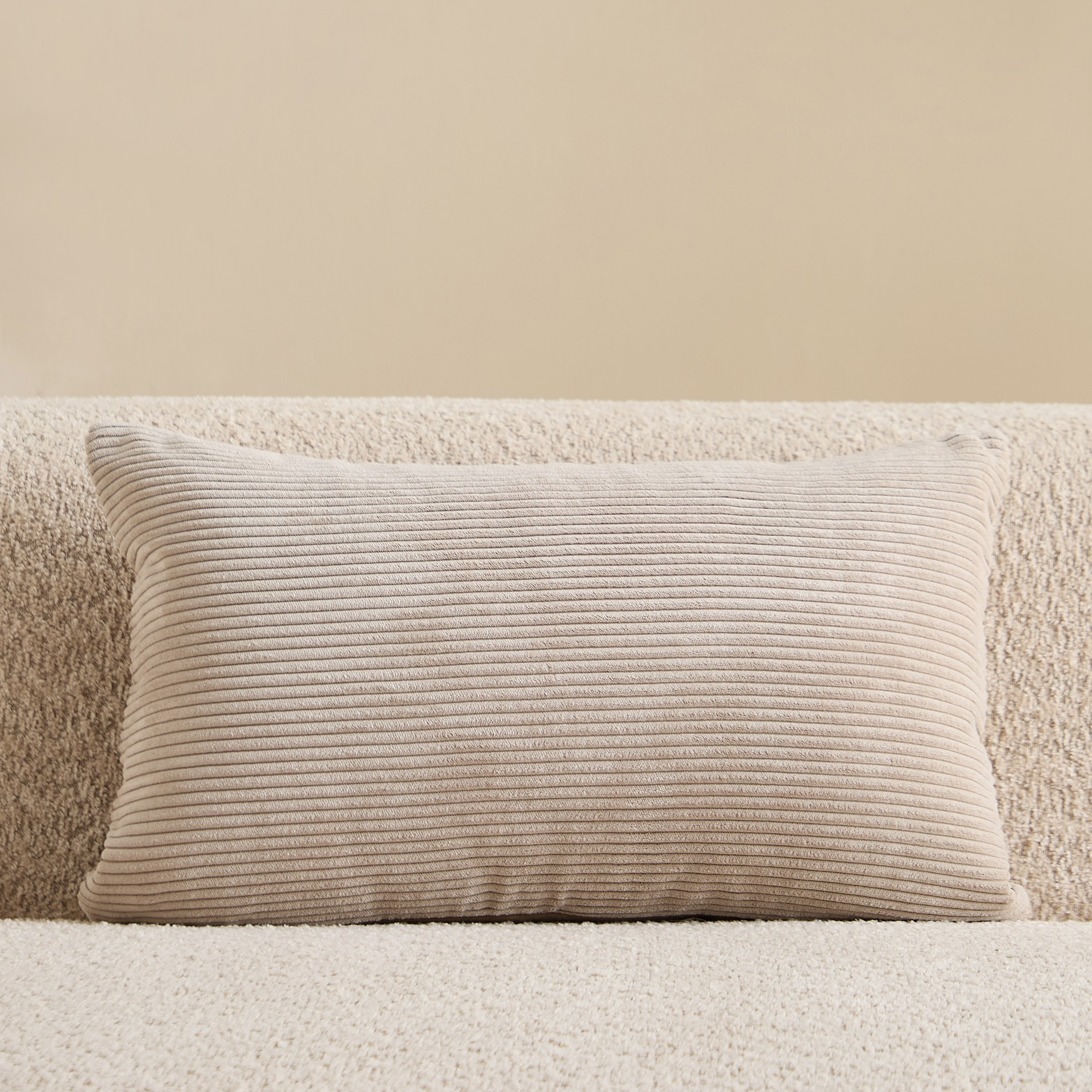 غطاء وسادة كوردوري من فيلفيت إيز - 30x50 سم-hbxhomeware-hbxbedroom-image-1