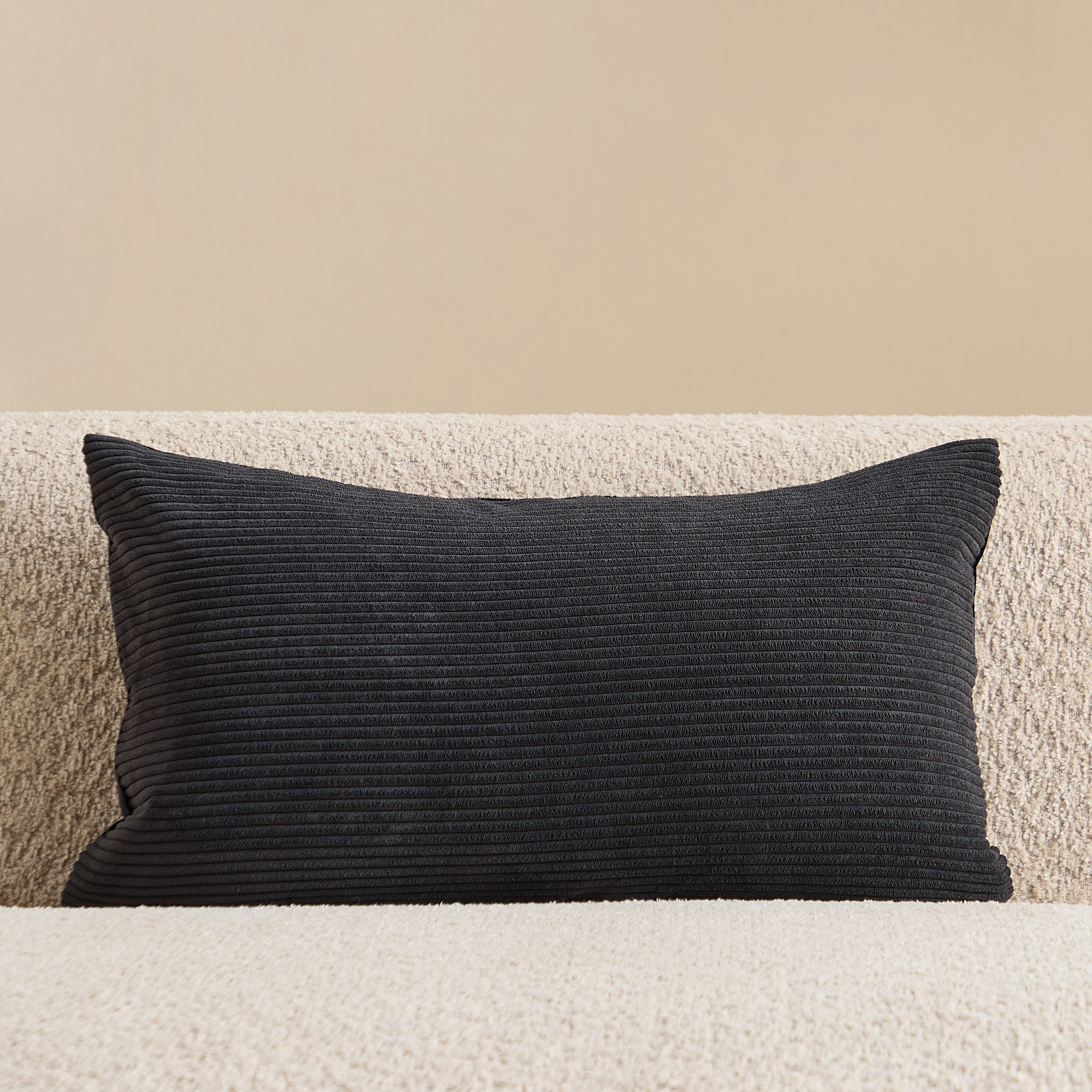 غطاء وسادة كوردوري من فيلفيت إيز - 30x50 سم-hbxhomeware-hbxbedroom-image-1