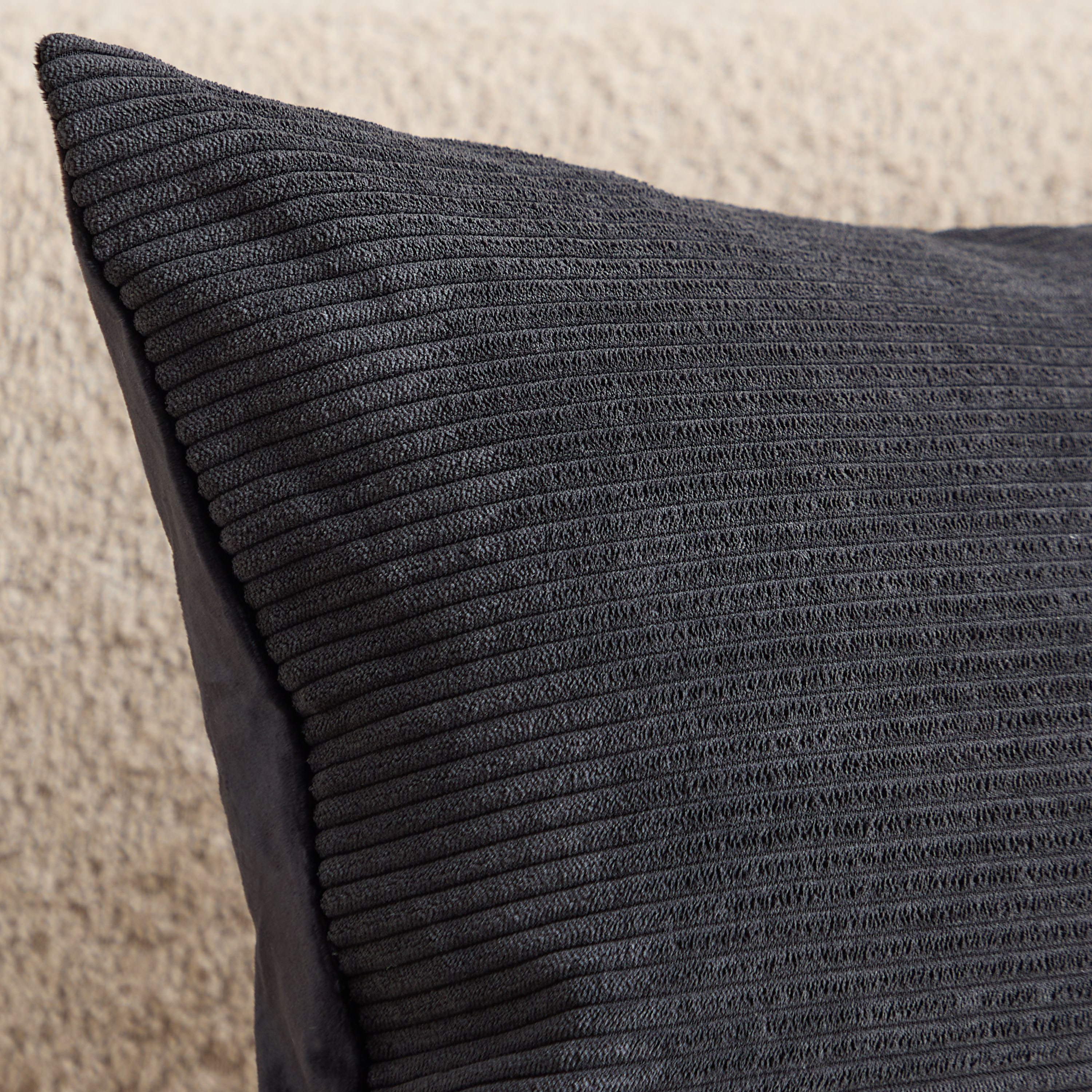 غطاء وسادة كوردوري من فيلفيت إيز - 30x50 سم-hbxhomeware-hbxbedroom-image-2