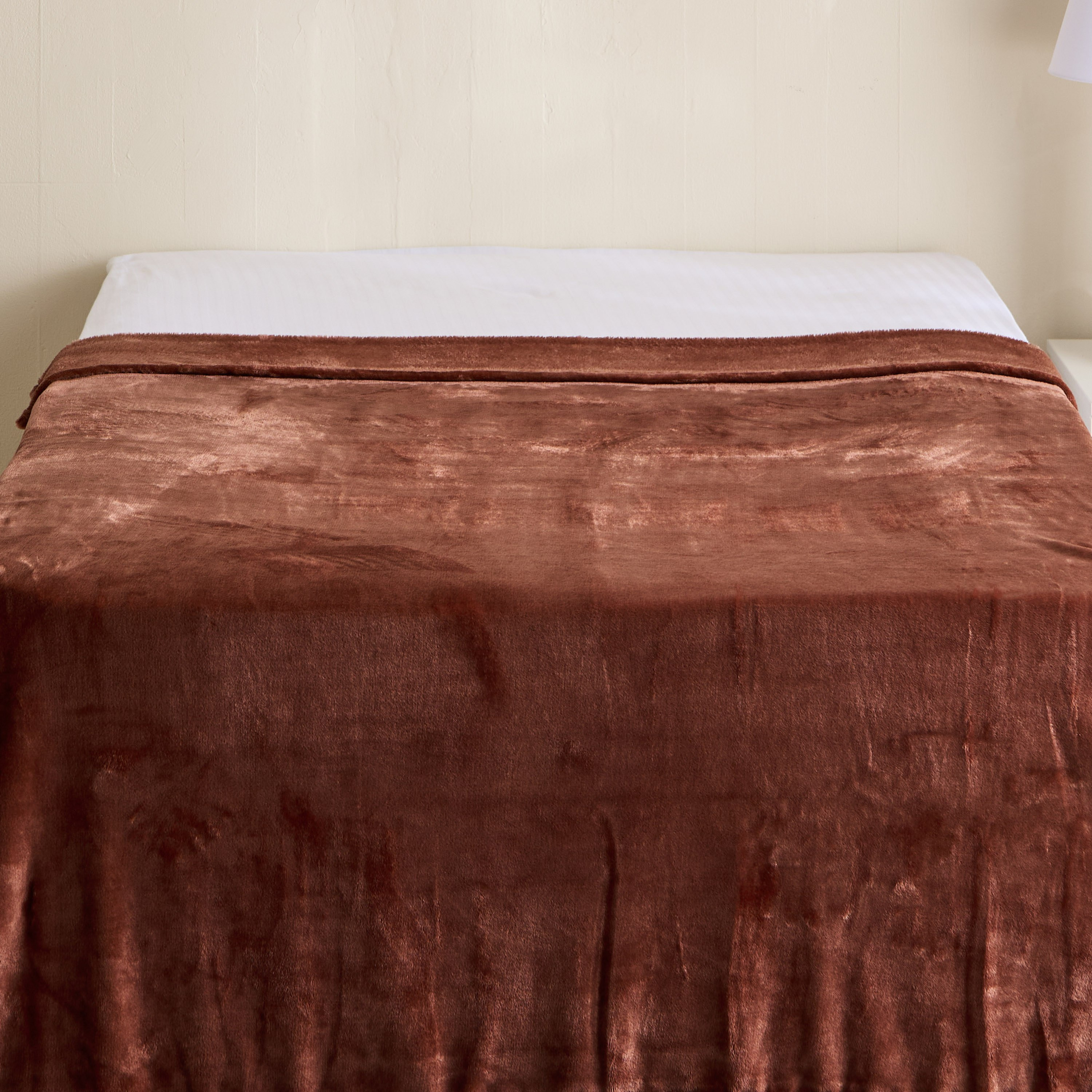 Nova Solid Flannel Twin Blanket - 140x200 cm-hbxhomeware-hbxbedroom-image-2