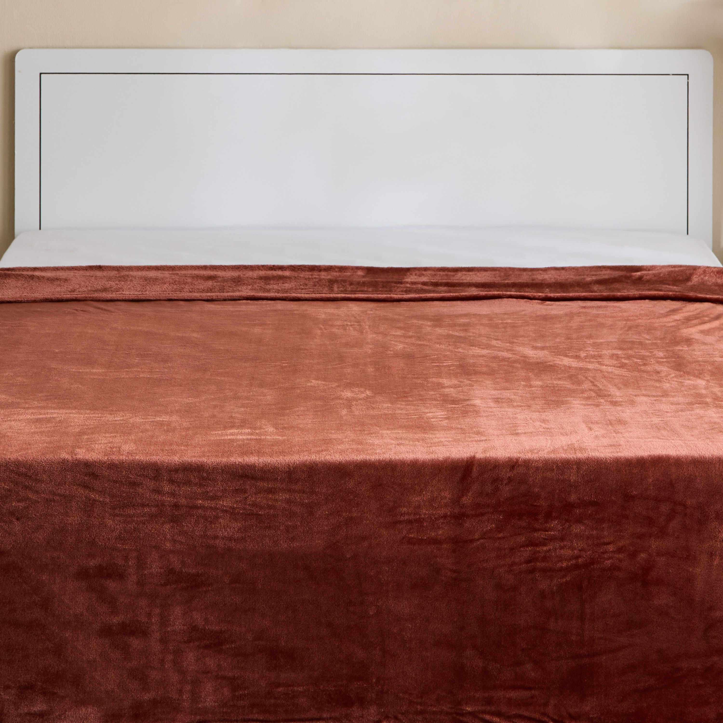 Nova Solid Flannel Queen Blanket - 200x220 cm-hbxhomeware-hbxbedroom-image-2