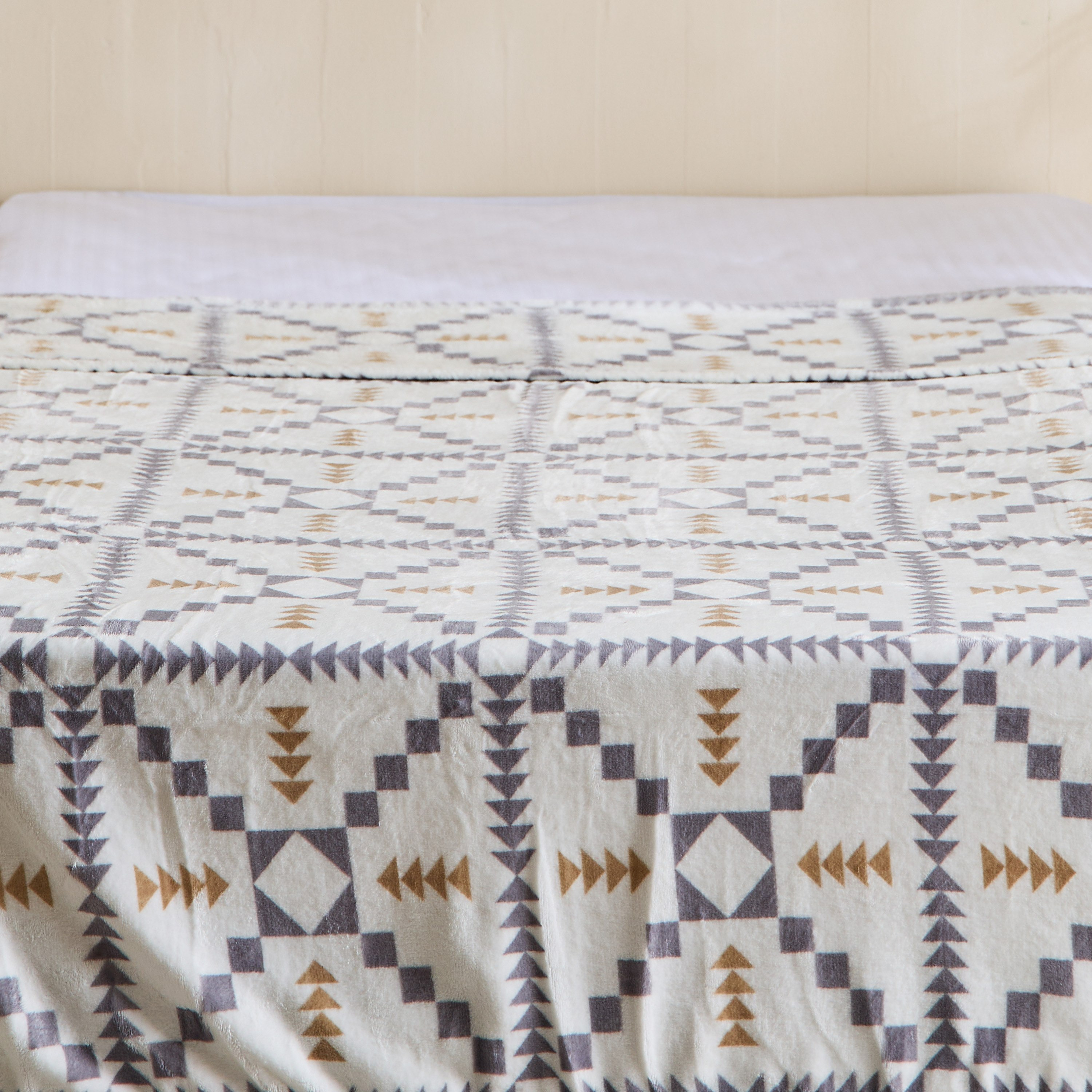 Matrix Sanok Printed Flannel Twin Blanket - 140x200 cm-hbxhomeware-hbxbedroom-image-2
