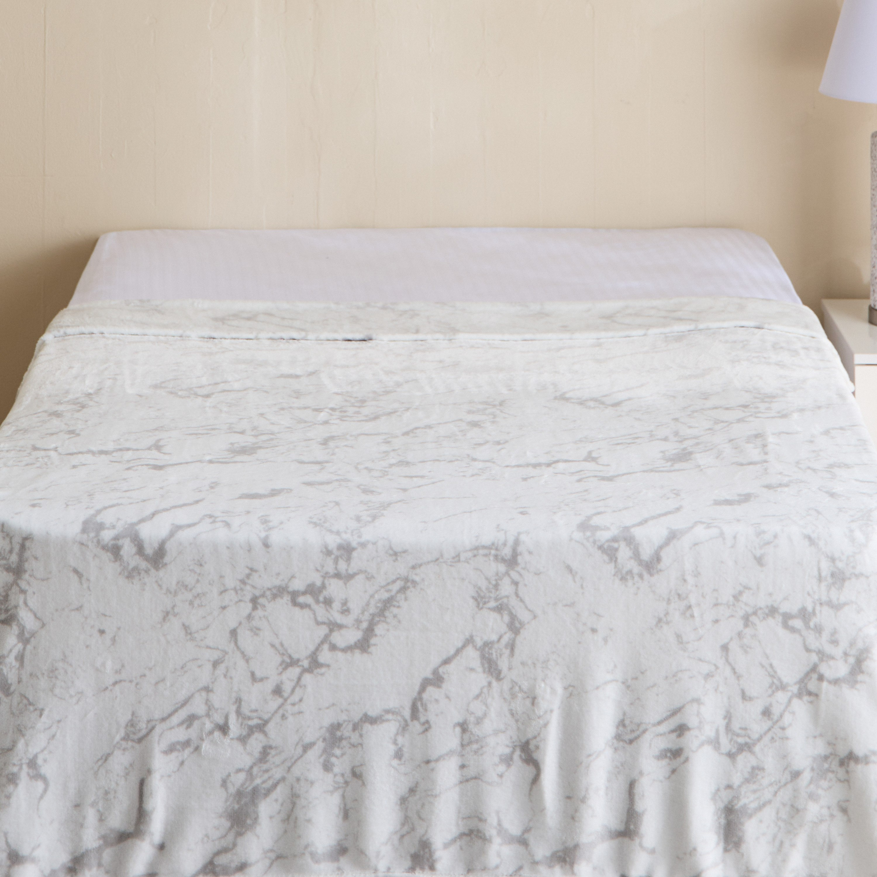 Matrix Dalvik Printed Flannel Twin Blanket - 140x200 cm-hbxhomeware-hbxbedroom-image-2