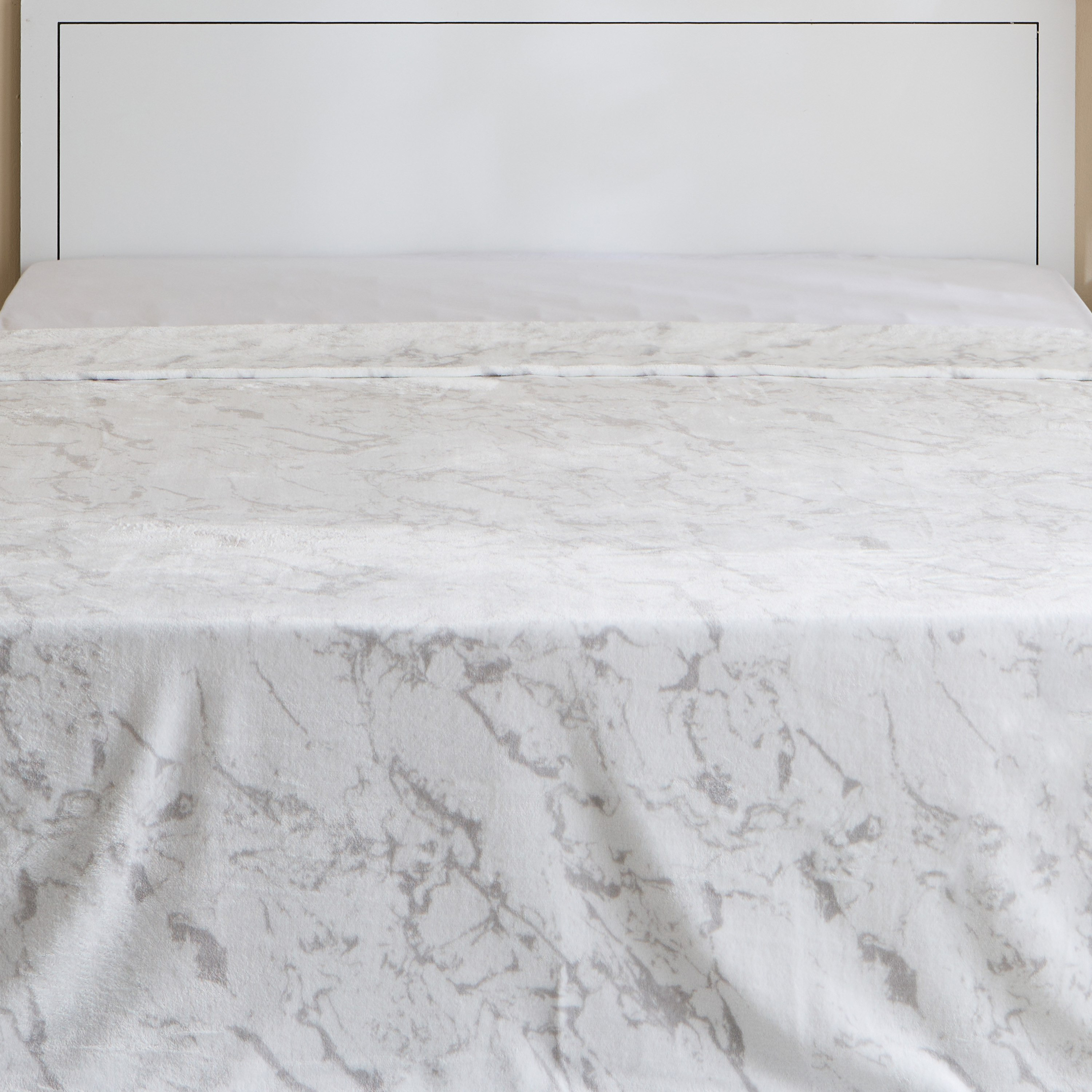Matrix Dalvik Printed Flannel Queen Blanket - 200x220 cm-hbxhomeware-hbxbedroom-image-3