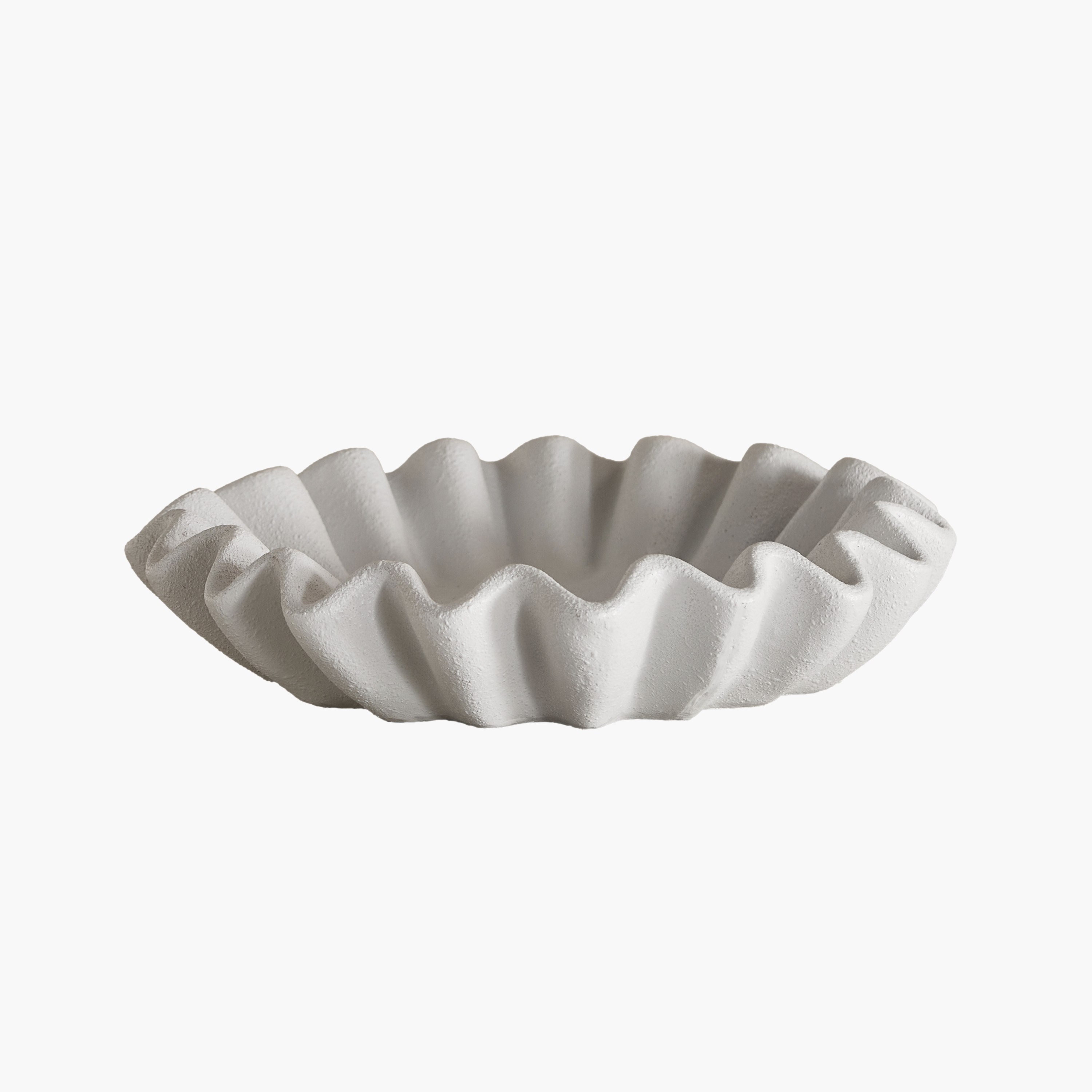 Verdant Polyresin Ribbed Marble Finish Fluted Plate - 26x26x5 cm-hbxhomeware-hbxdecorandfurnishings-image-8