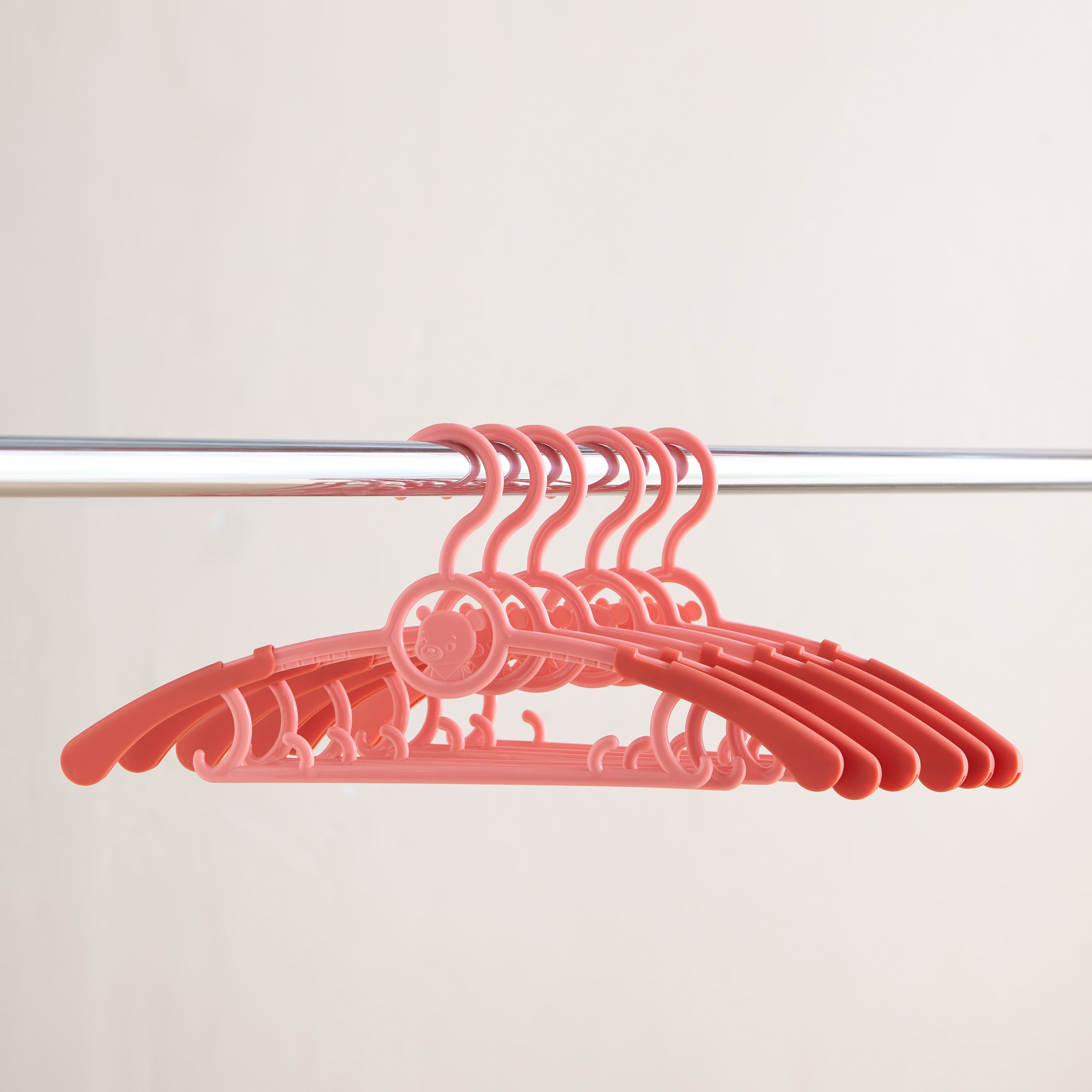 علّاقات ملابس بتصميم دب 5 قطع من أطلس - 17x28x1 سم-hbxhomeware-hbxkidsandyouth-image-2