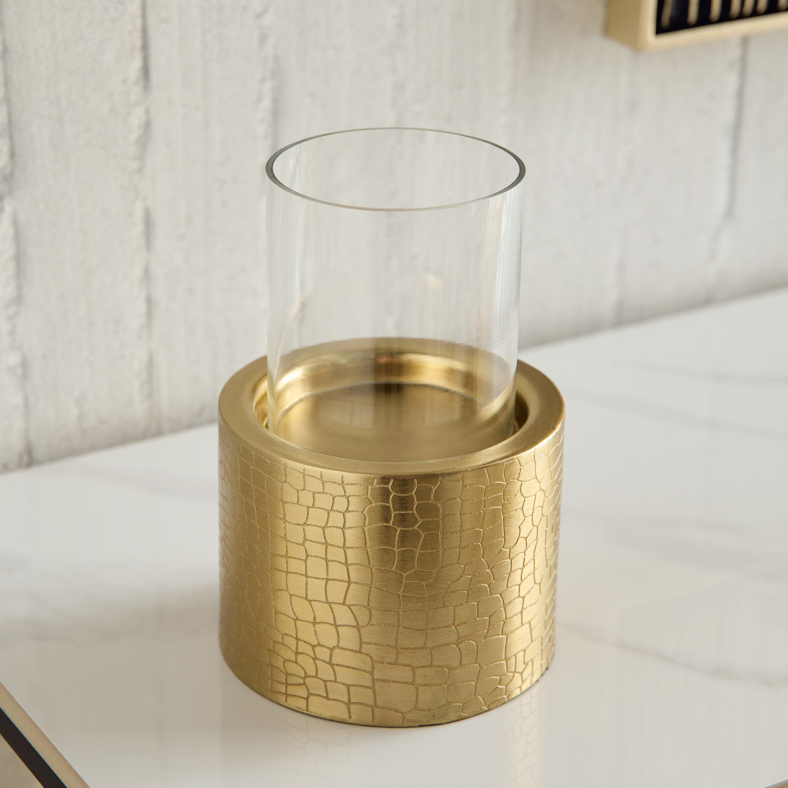 حامل شموع معدني جلد مموج بارز الملمس من ألفا - 12.5x12.5x25 سم-hbxlivingroom-decorandaccessories-candleholders-image-1