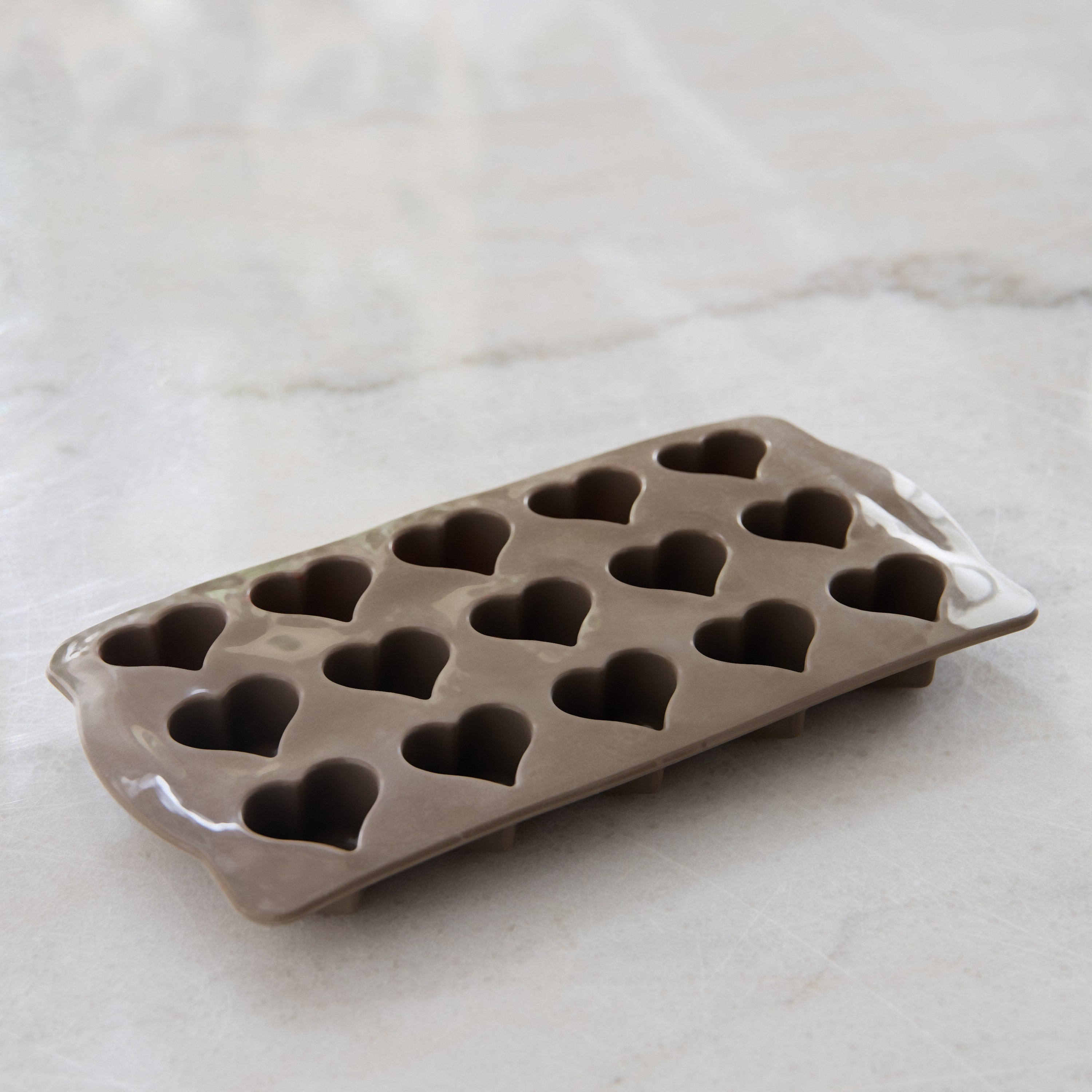 Avon Chocolate Mould Apple - 21x10x2 cm-hbxkitchen-bakeware-image-2