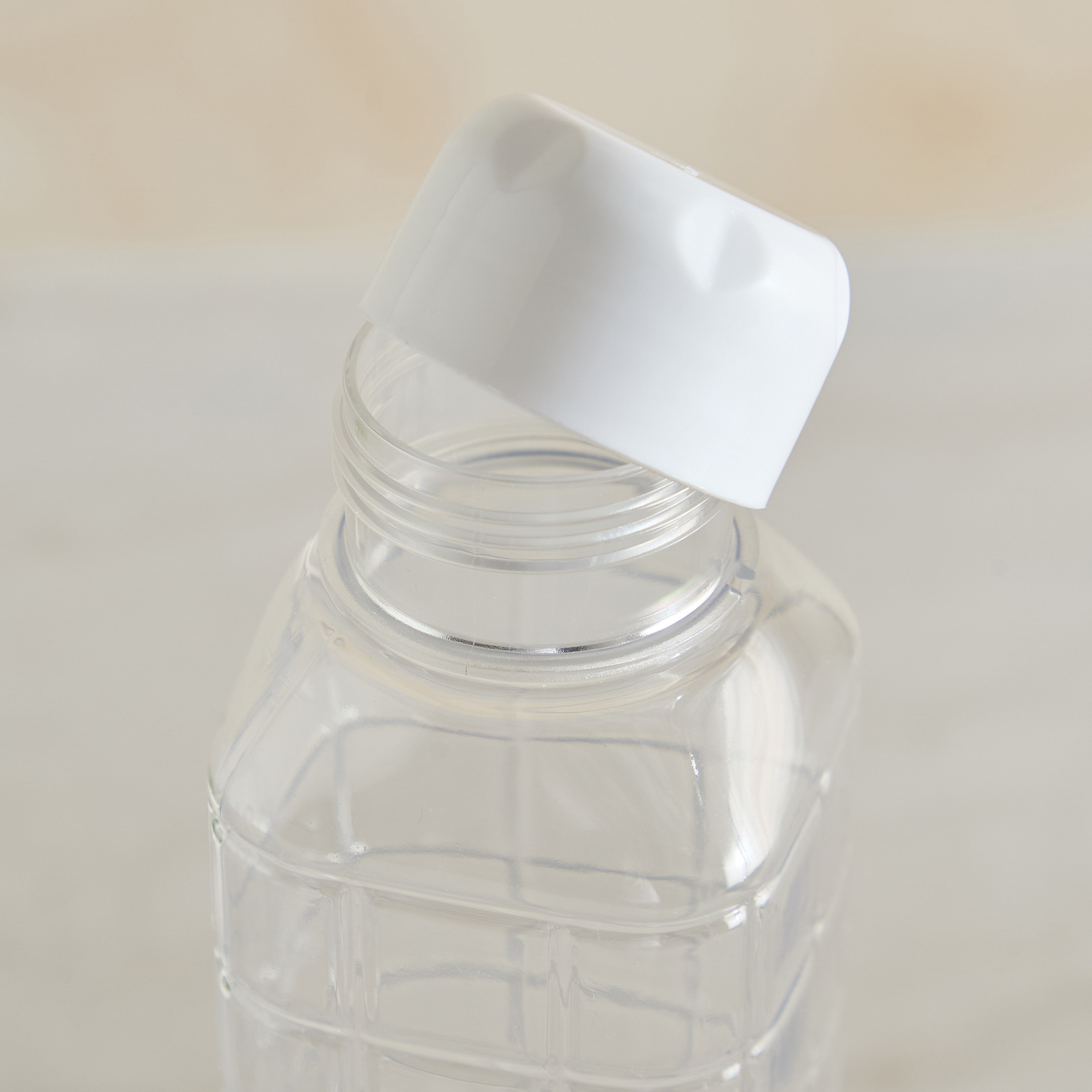 Chess Water Bottle - 1 L-hbxhomeware-diningandtabletop-bottles-image-7