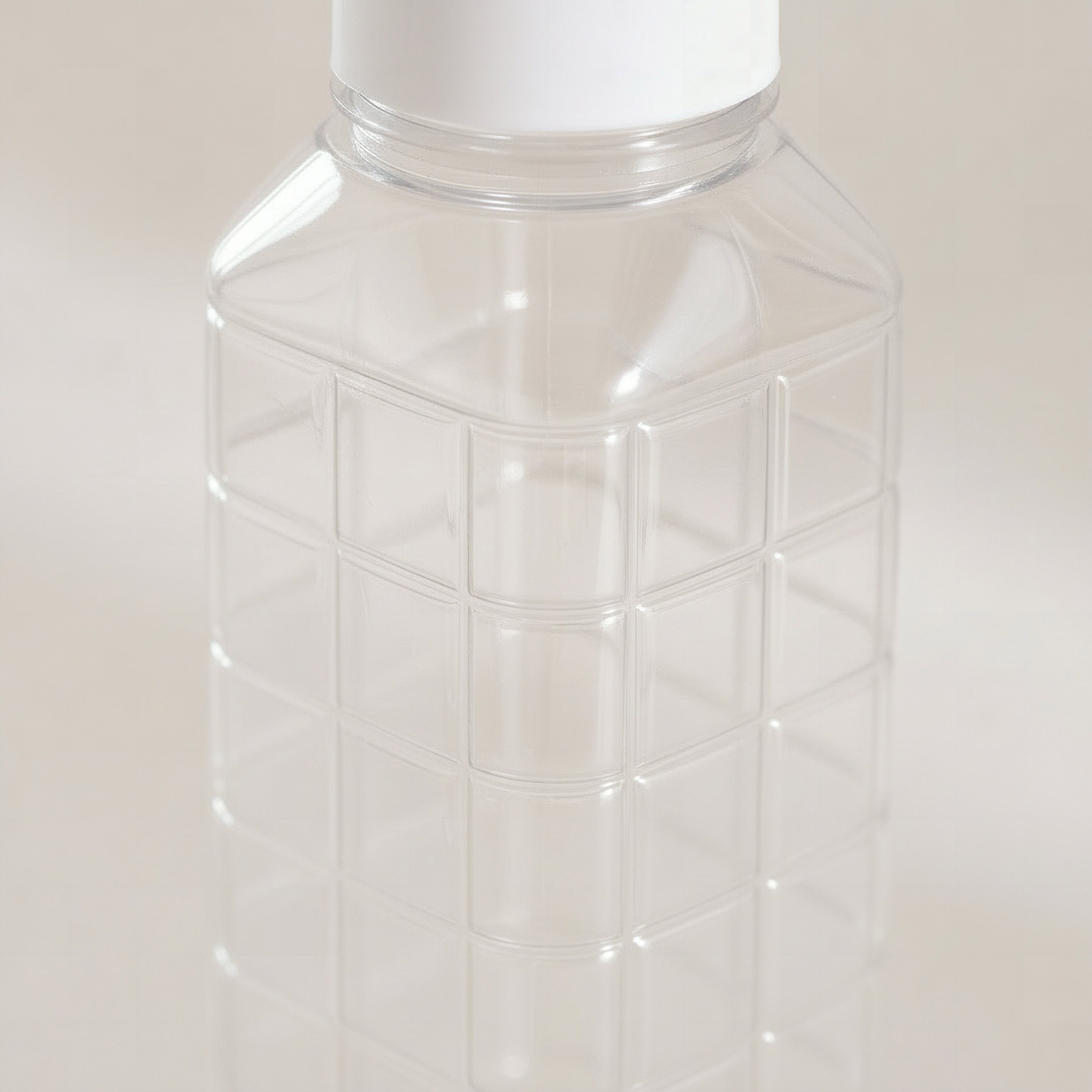 Chess Water Bottle - 1 L-hbxhomeware-diningandtabletop-bottles-image-2
