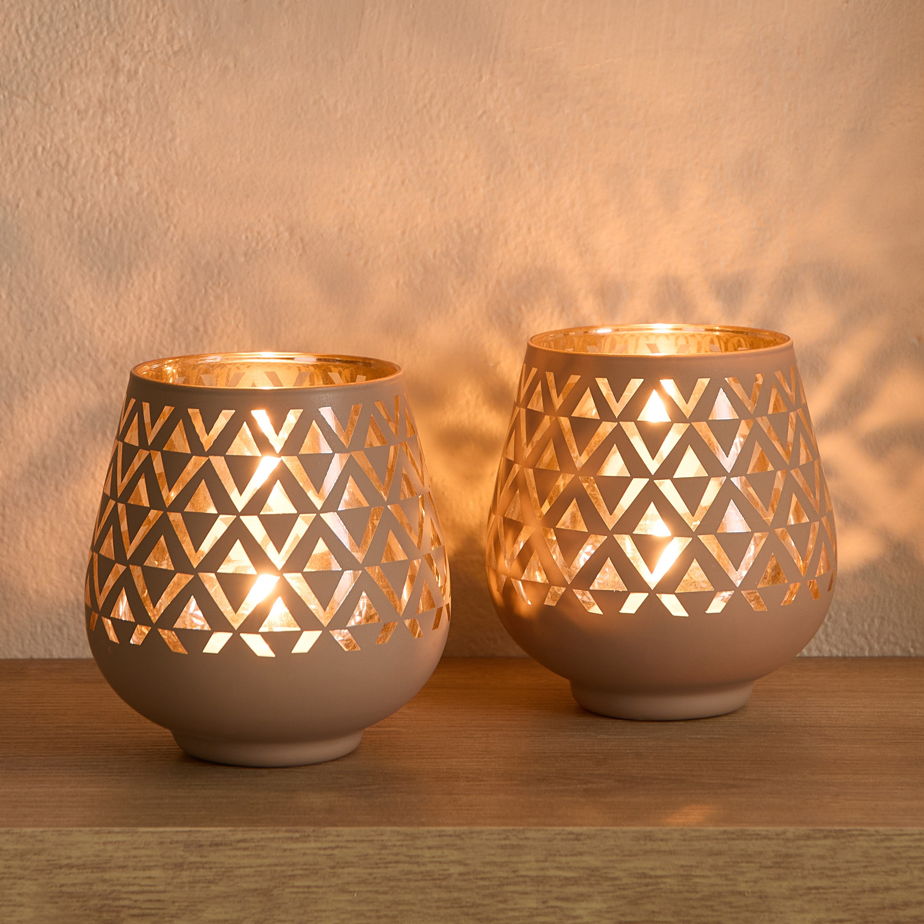 طقم حامل شموع زجاجي قطعتين من ديفينيتي جلاسيير - 9×9×9.5 سم-hbxlivingroom-decorandaccessories-candleholders-image-1