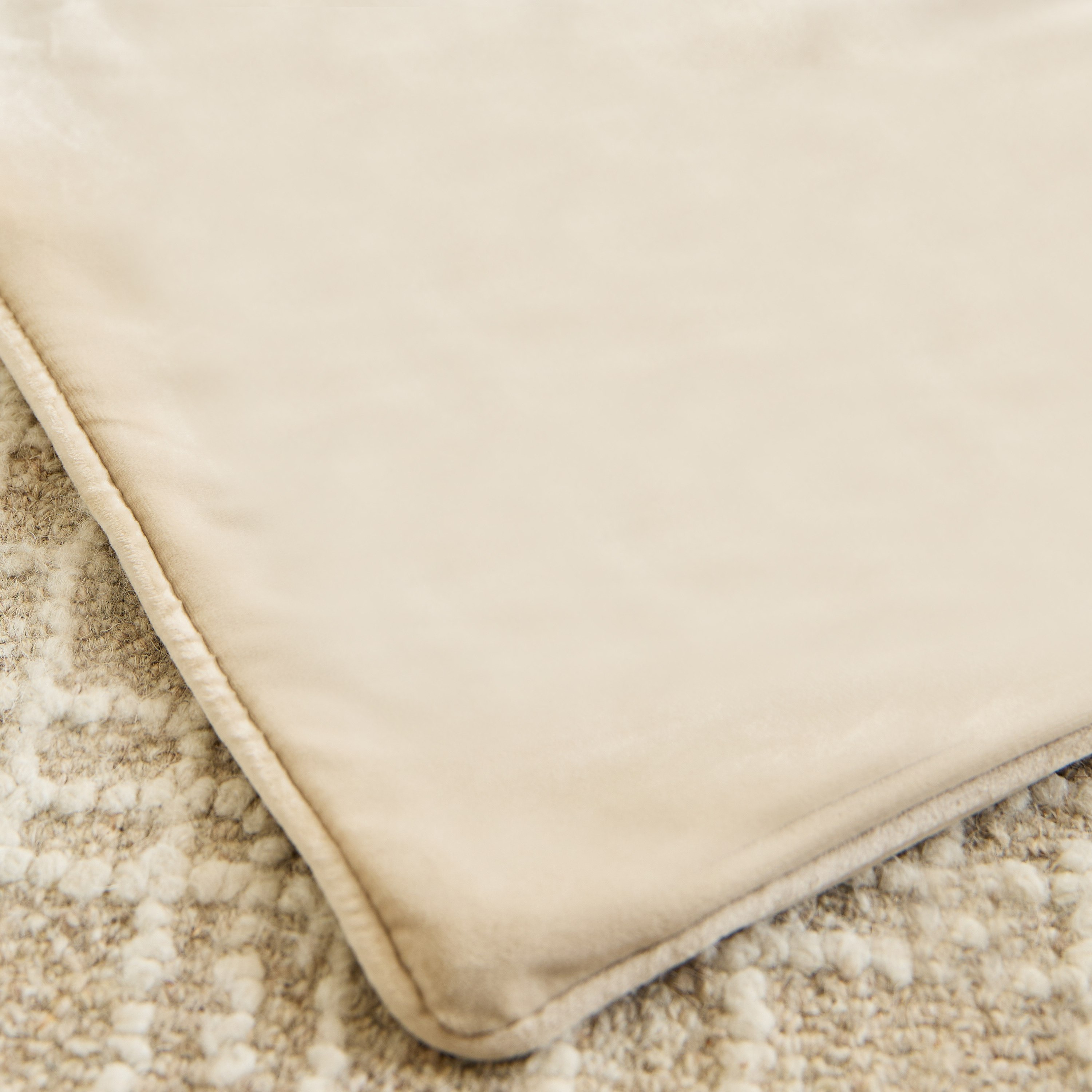 Dove Velvet Cushion Cover - 50x50 cm-hbxhomeware-cushionsandcovers-cushioncovers-image-3