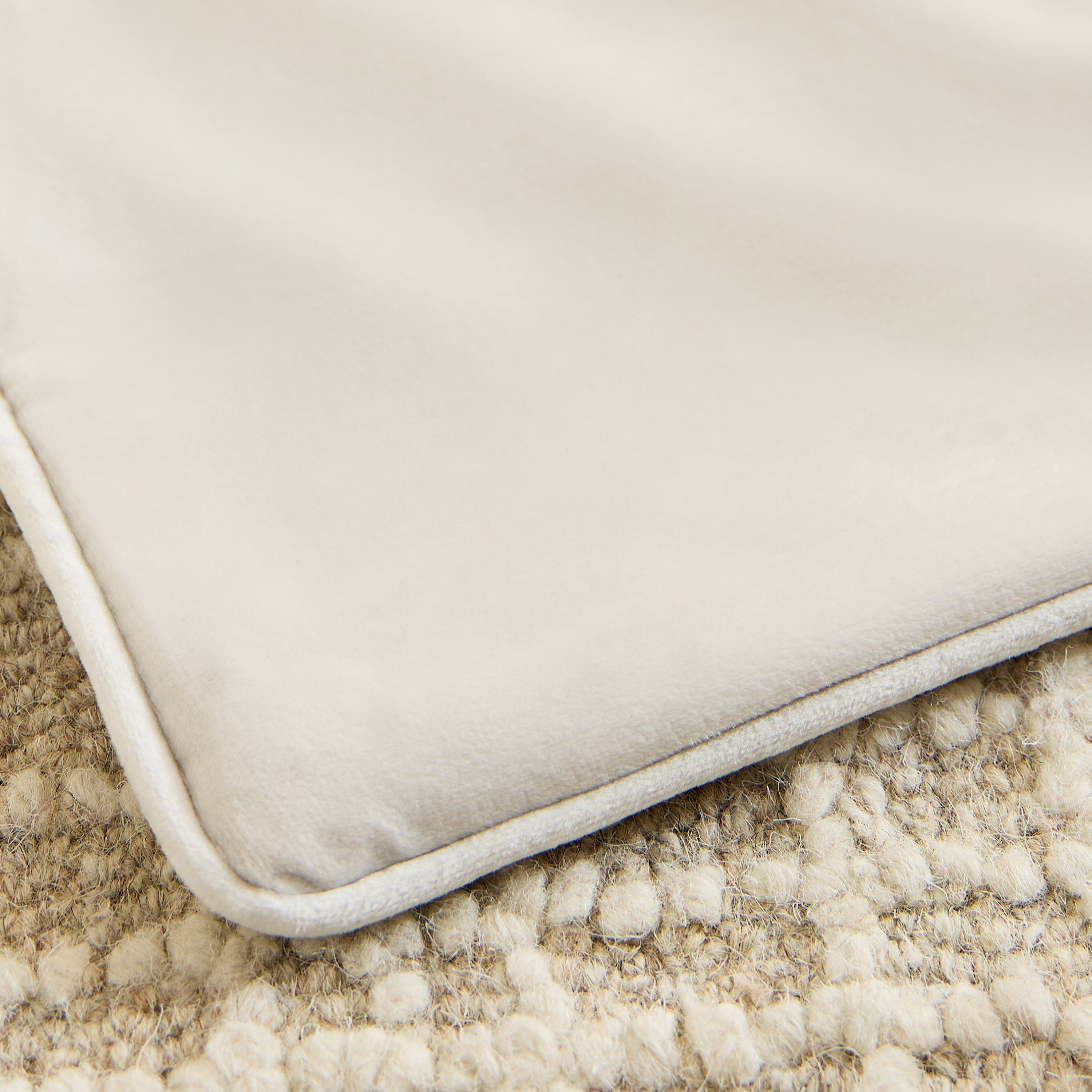 Dove Velvet Cushion Cover - 50x50 cm-hbxhomeware-cushionsandcovers-cushioncovers-image-3