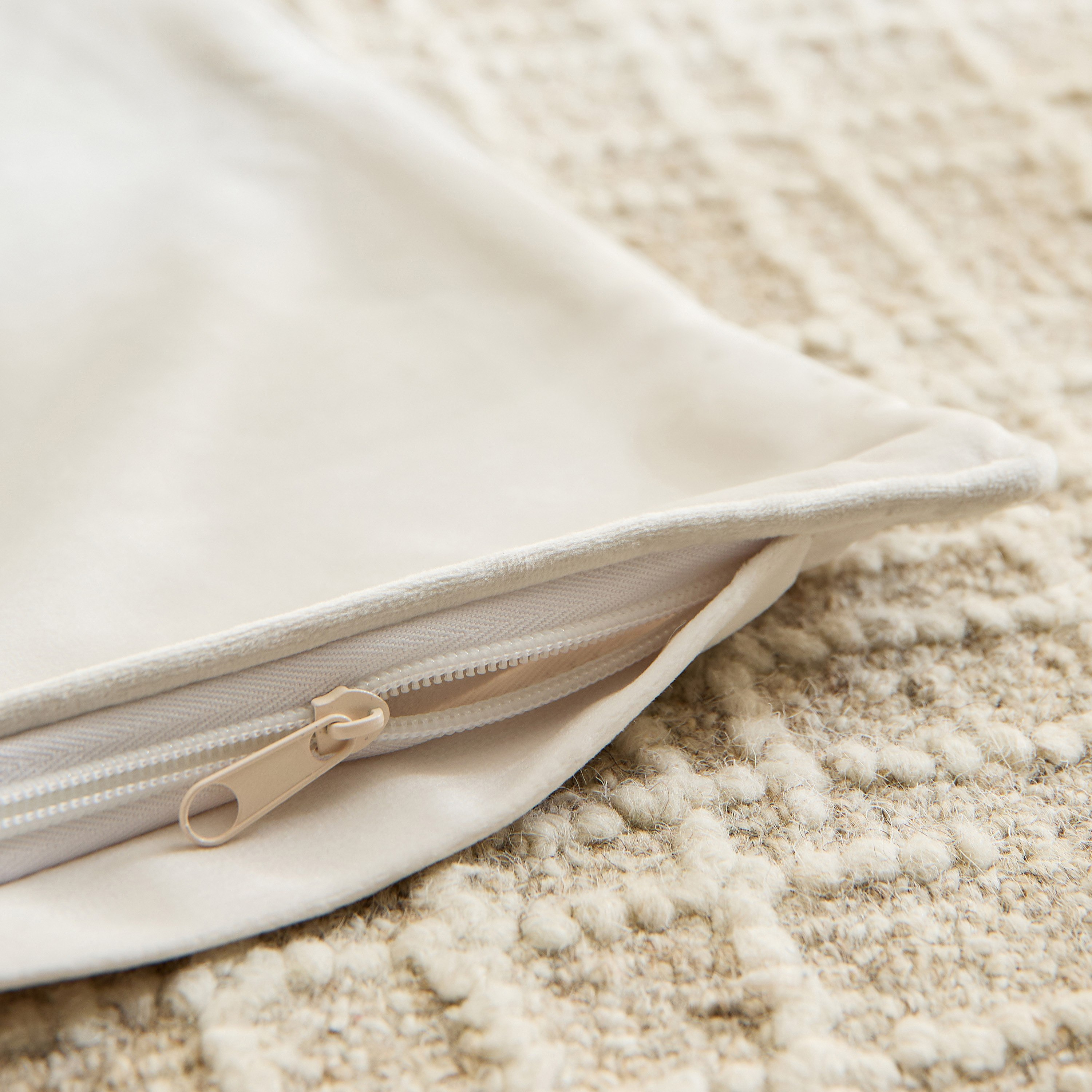 Dove Velvet Cushion Cover - 50x50 cm-hbxhomeware-cushionsandcovers-cushioncovers-image-4