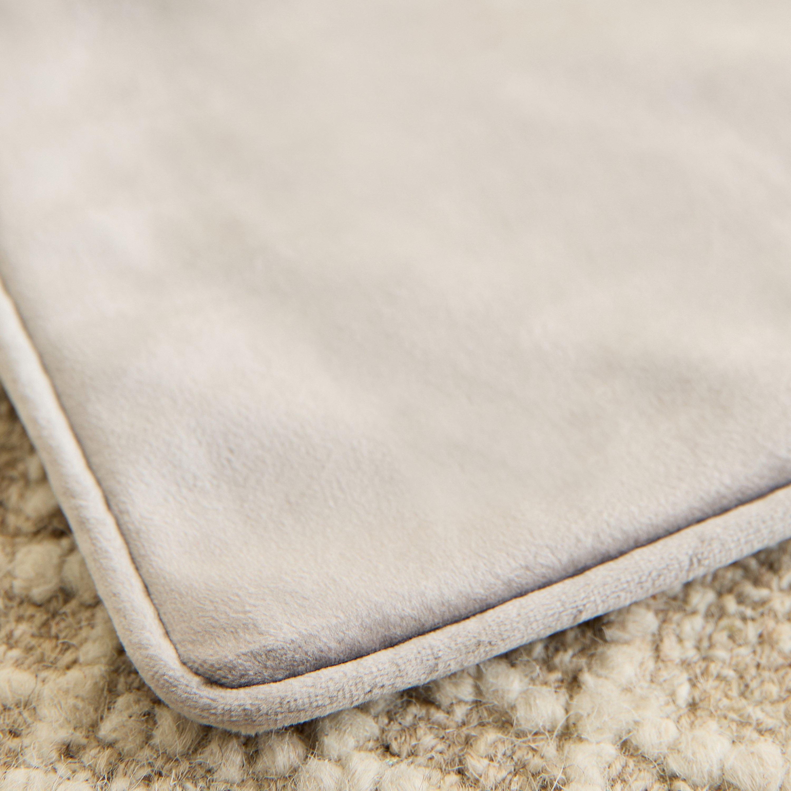 غطاء وسادة مخمل من دوف - 65x65 سم-hbxhomeware-cushionsandcovers-cushioncovers-image-3