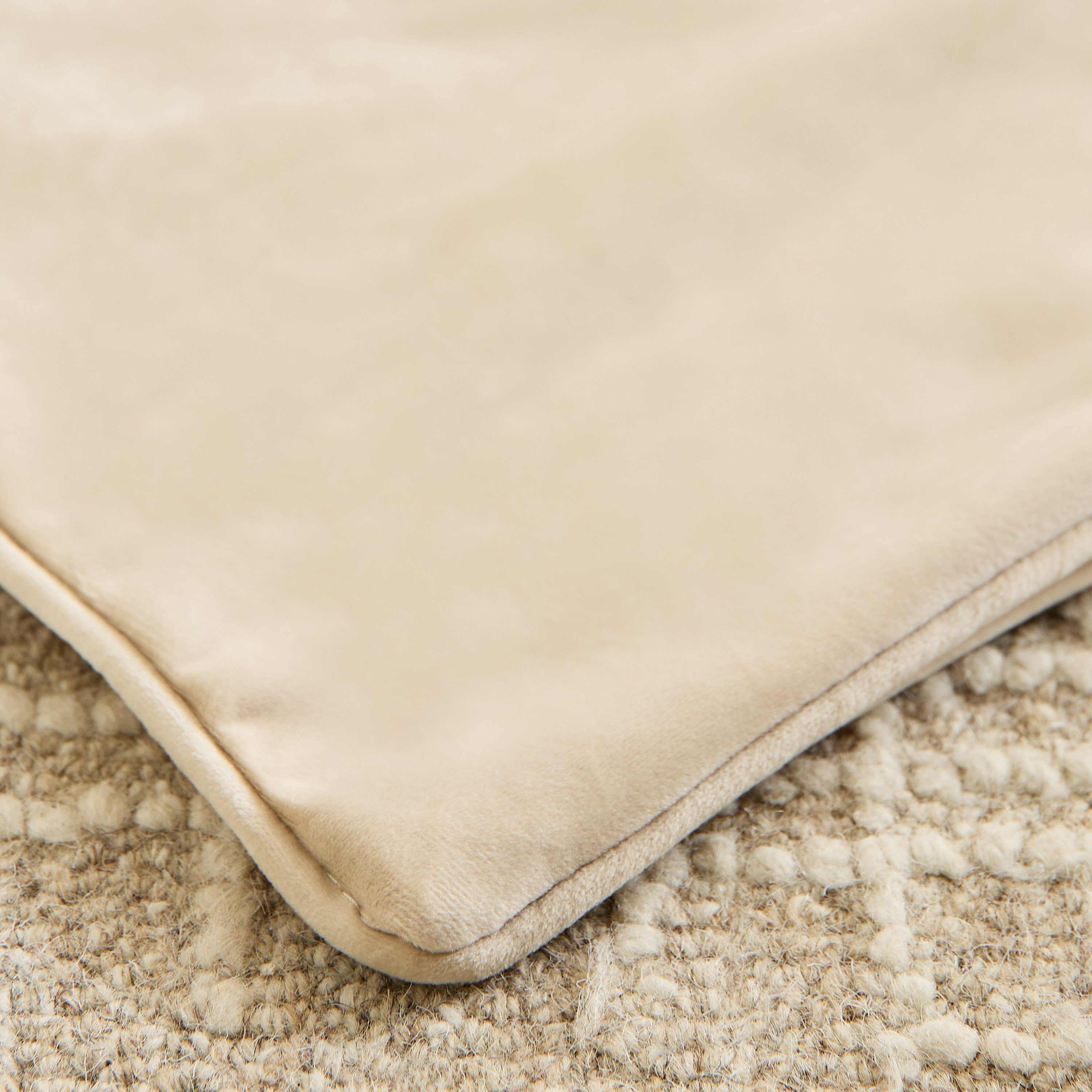Dove Velvet Cushion Cover - 65x65 cm-hbxhomeware-cushionsandcovers-cushioncovers-image-3