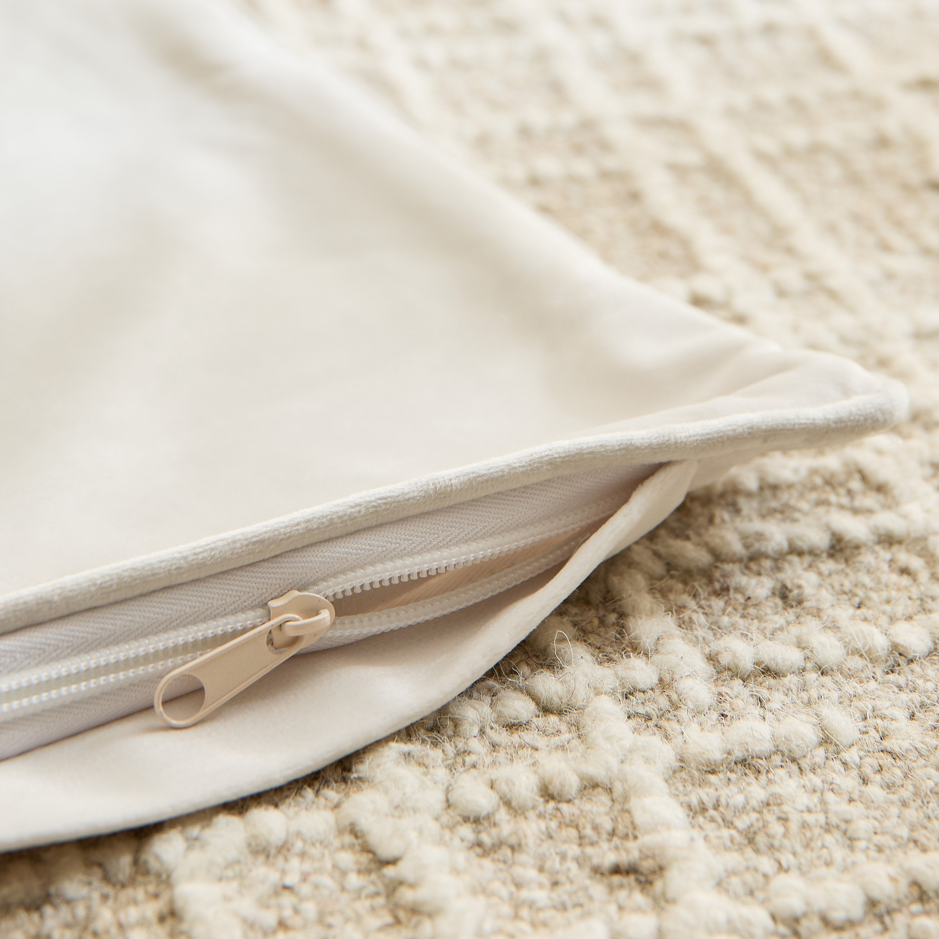 Dove Velvet Cushion Cover - 65x65 cm-PROMO_HB_AE_B1G1_250925-image-4