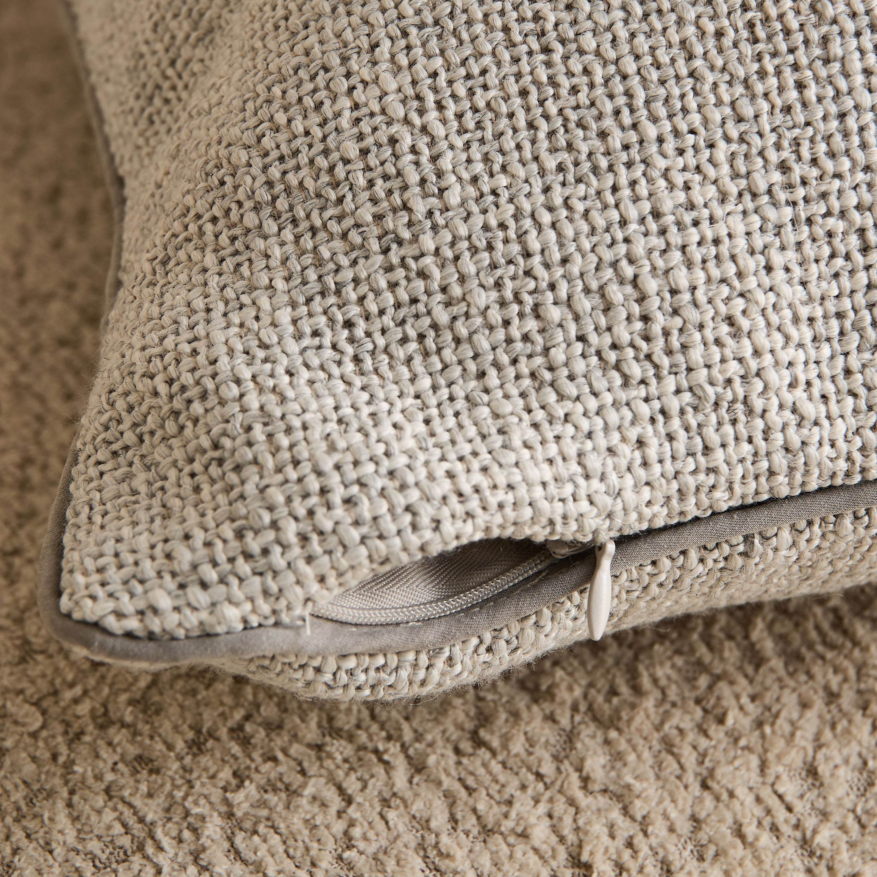 غطاء وسادة بارز الملمس من أريا - 45x45 سم-hbxhomeware-cushionsandcovers-cushioncovers-image-4