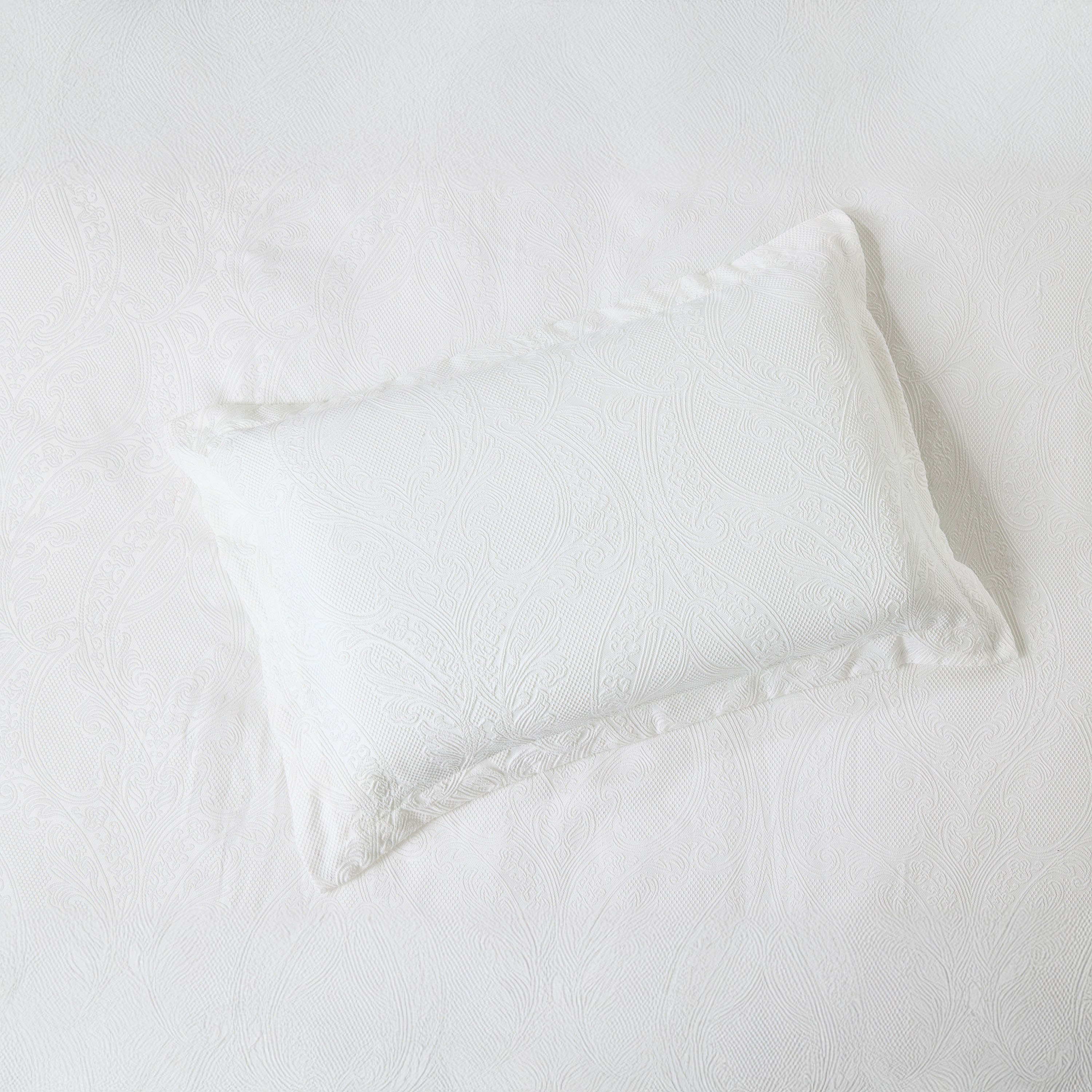 طقم لحاف كينج بايب جاكار بيزلي 7 قطع من وايت بليس - 220x240 سم-hbxhomeware-hbxbedroom-image-6