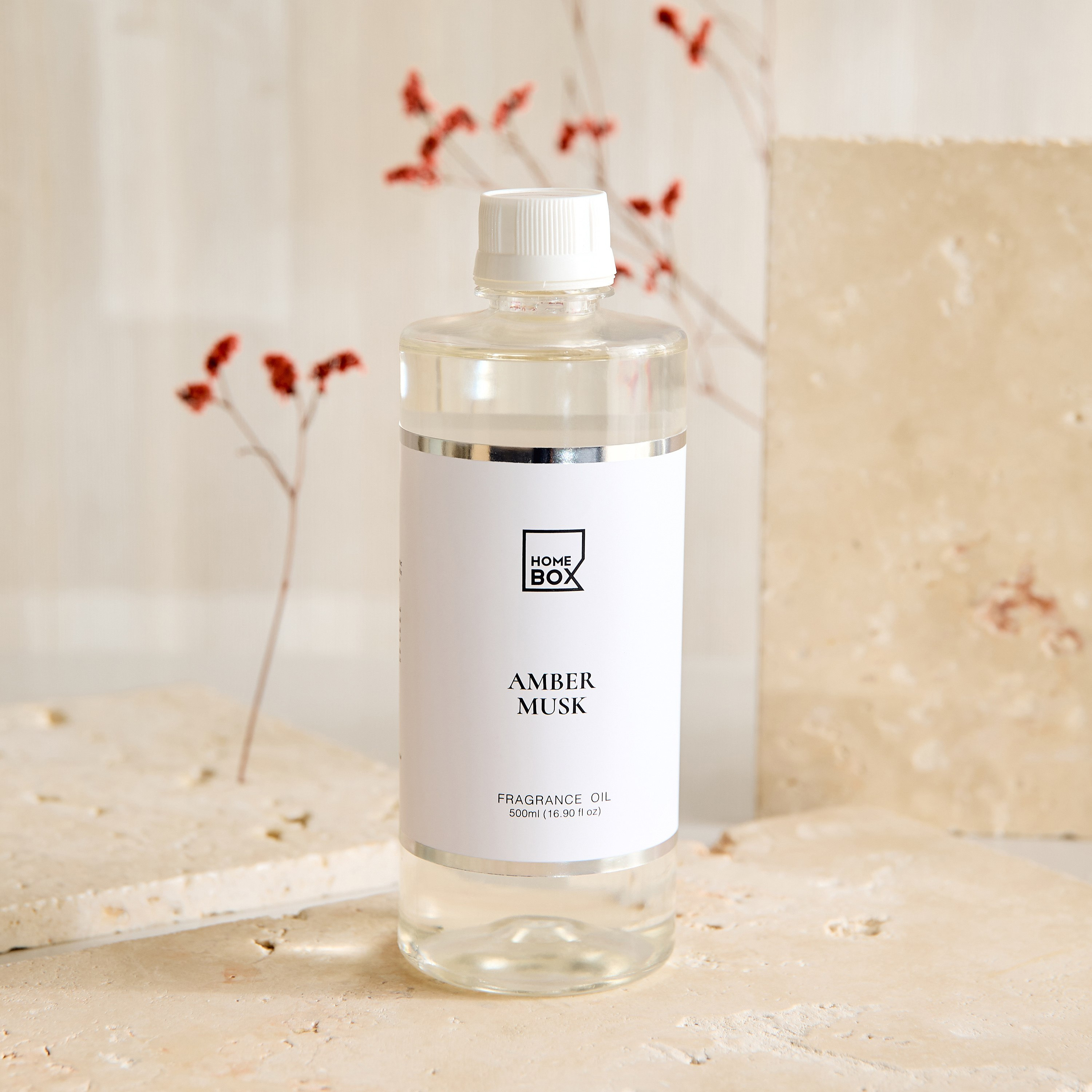 زيت عطري برائحة المسك والعنبر في قارورة بولي إيثيلين تيرفثالات من نينا ألور - 500 مل-hbxhomeware-hbxdecorandfurnishings-image-1