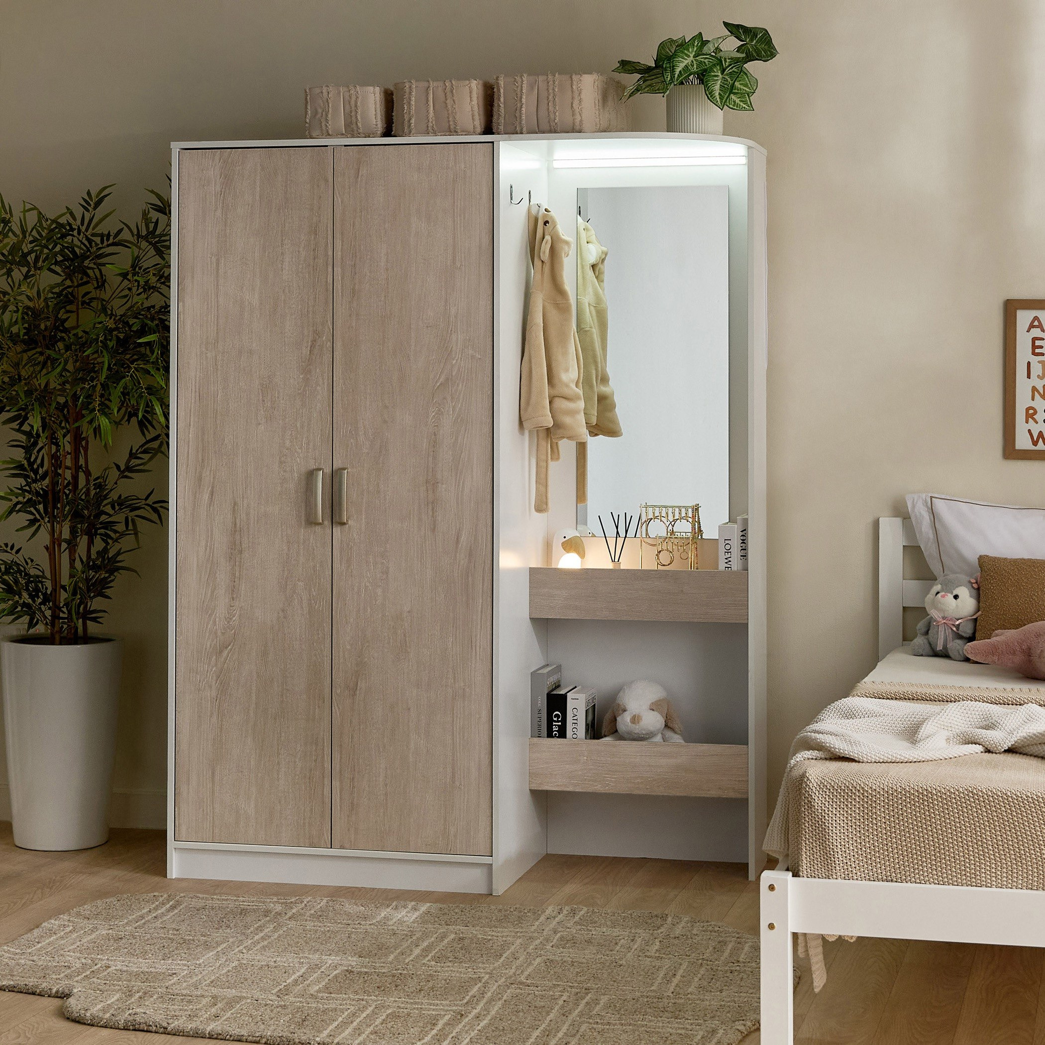 خزانة ملابس ببابين مع مرآة وأرفف مفتوحة وإضاءة من فانيلا هالمستاد-hbxfurniture-wardrobes-image-11