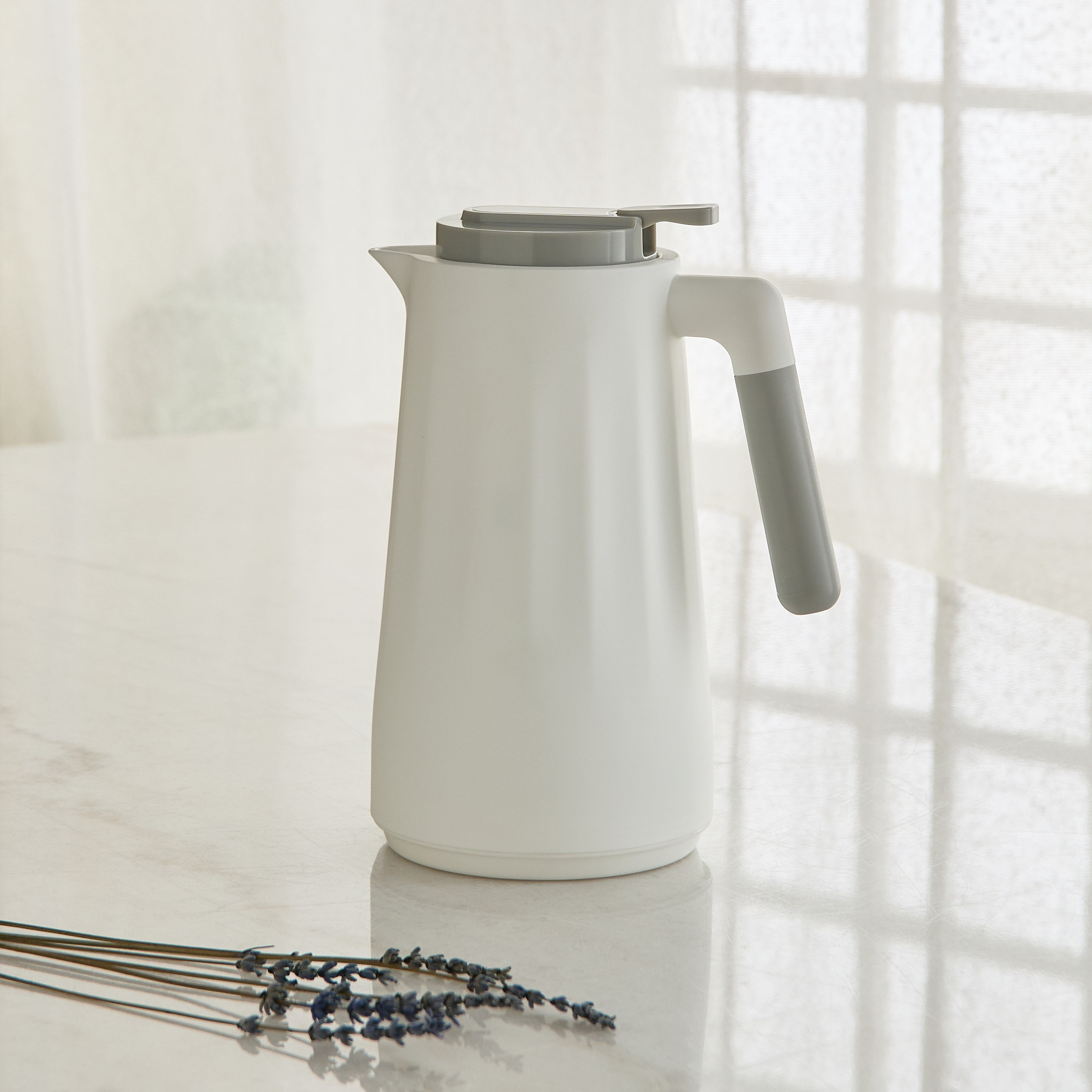 Austin Hot and Cold Vacuum Flask - 1 L-hbxhomeware-hbxkitchen-image-1
