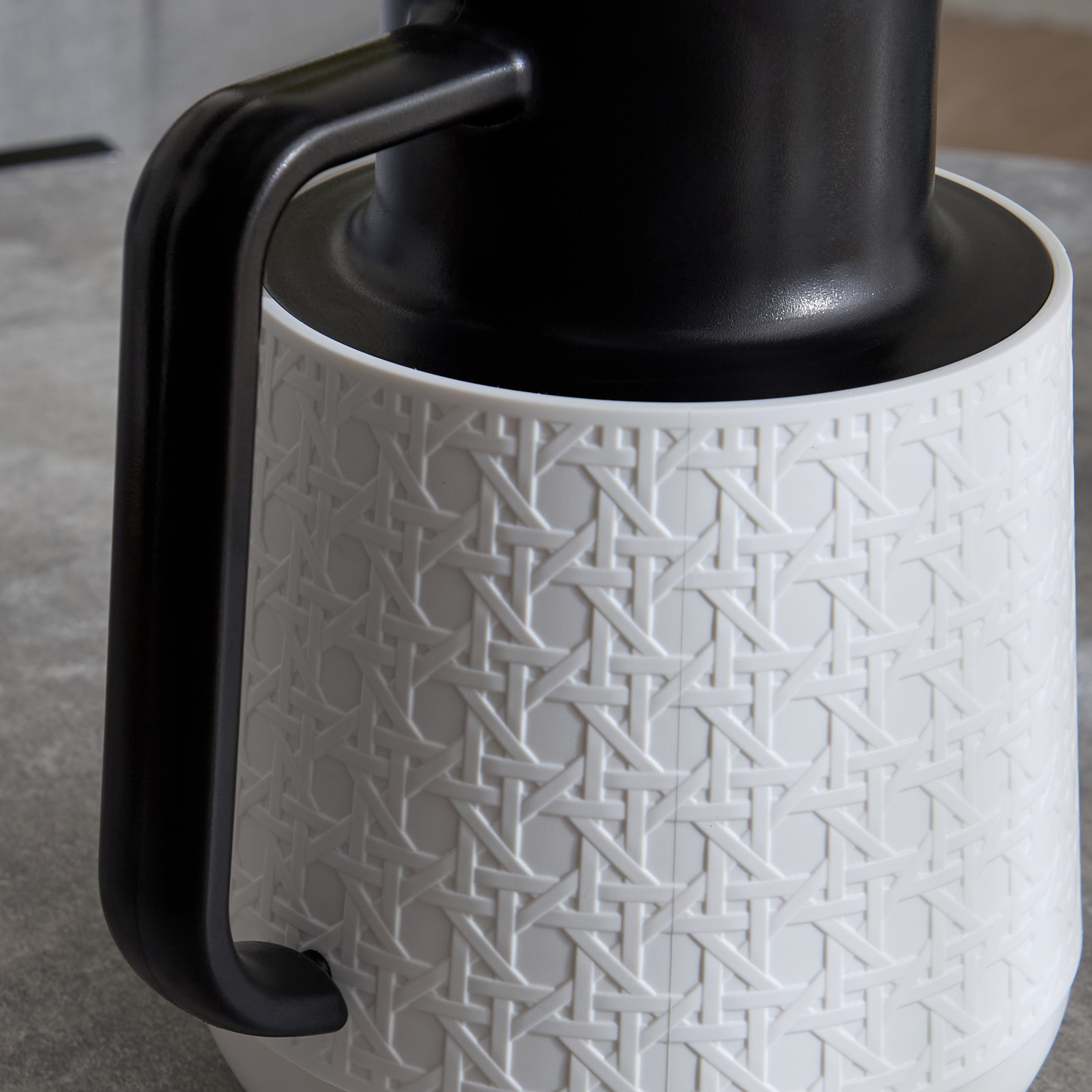 ترمس بارز الملمس من ريدج - 1 لتر-hbxhomeware-hbxkitchen-image-8