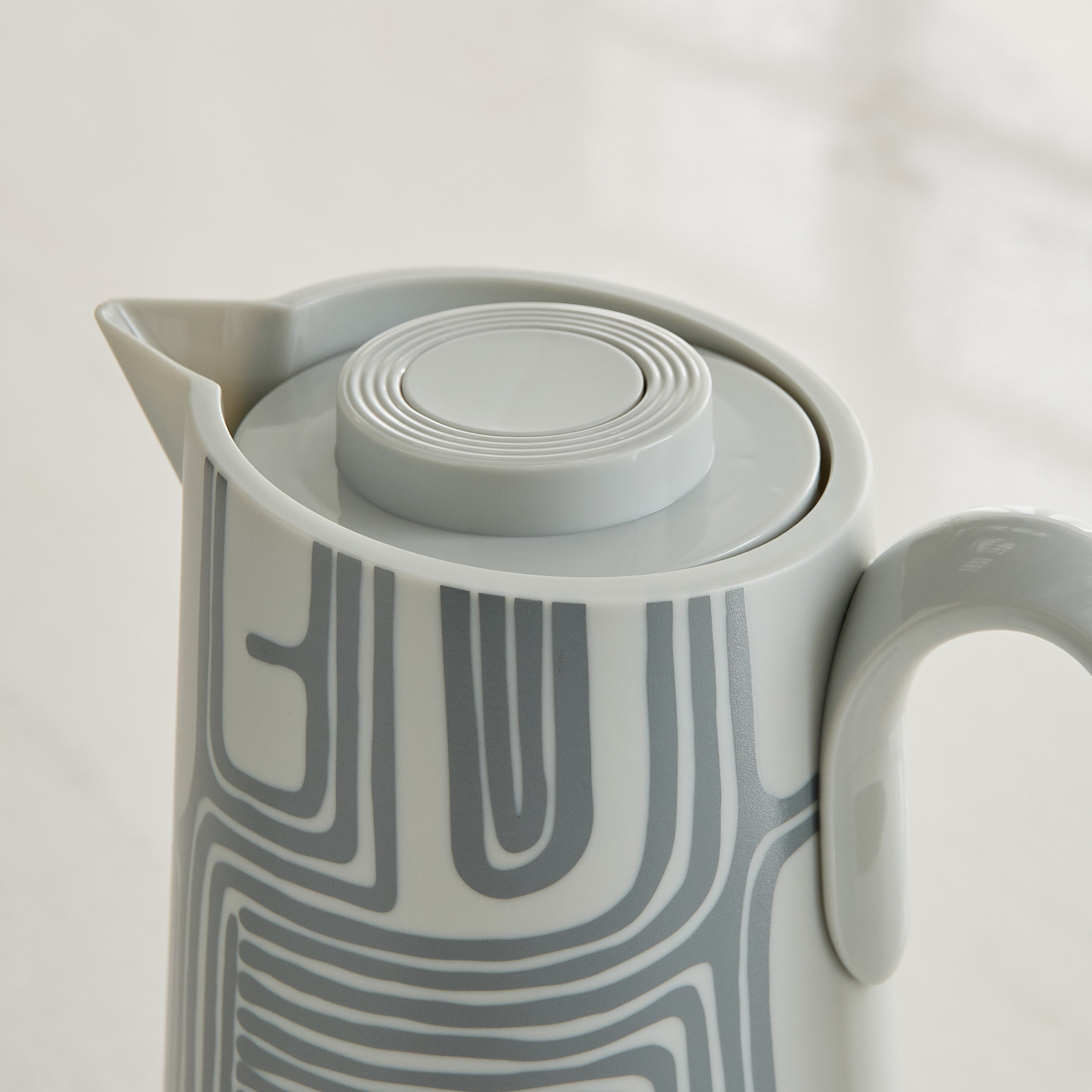 Ridge Hot and Cold Vacuum Flask - 1 L-hbxhomeware-hbxkitchen-image-3