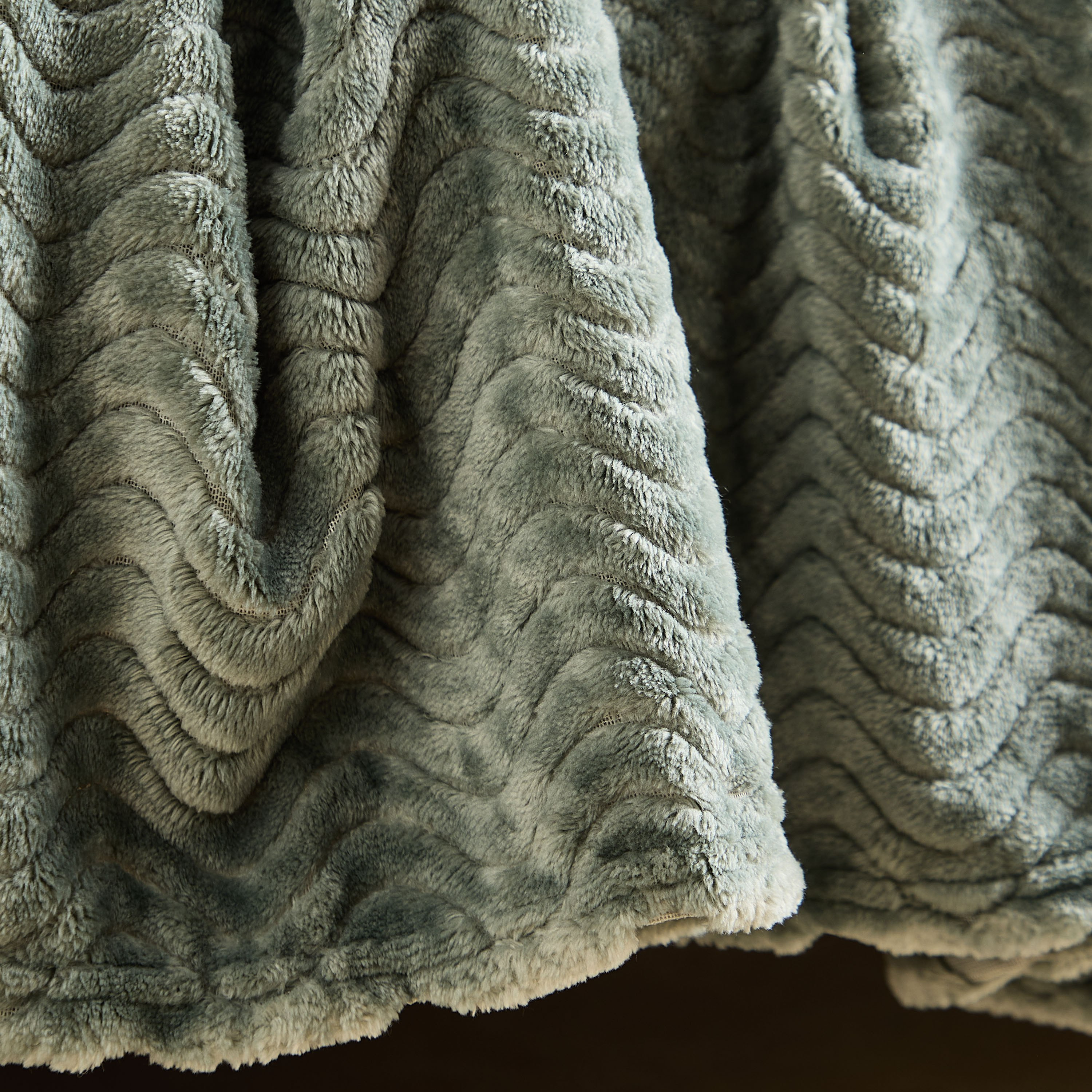 Wave Jacquard Flannel Throw - 130x160 cm-PROMO_HB_AE_B1G1_250925-image-3