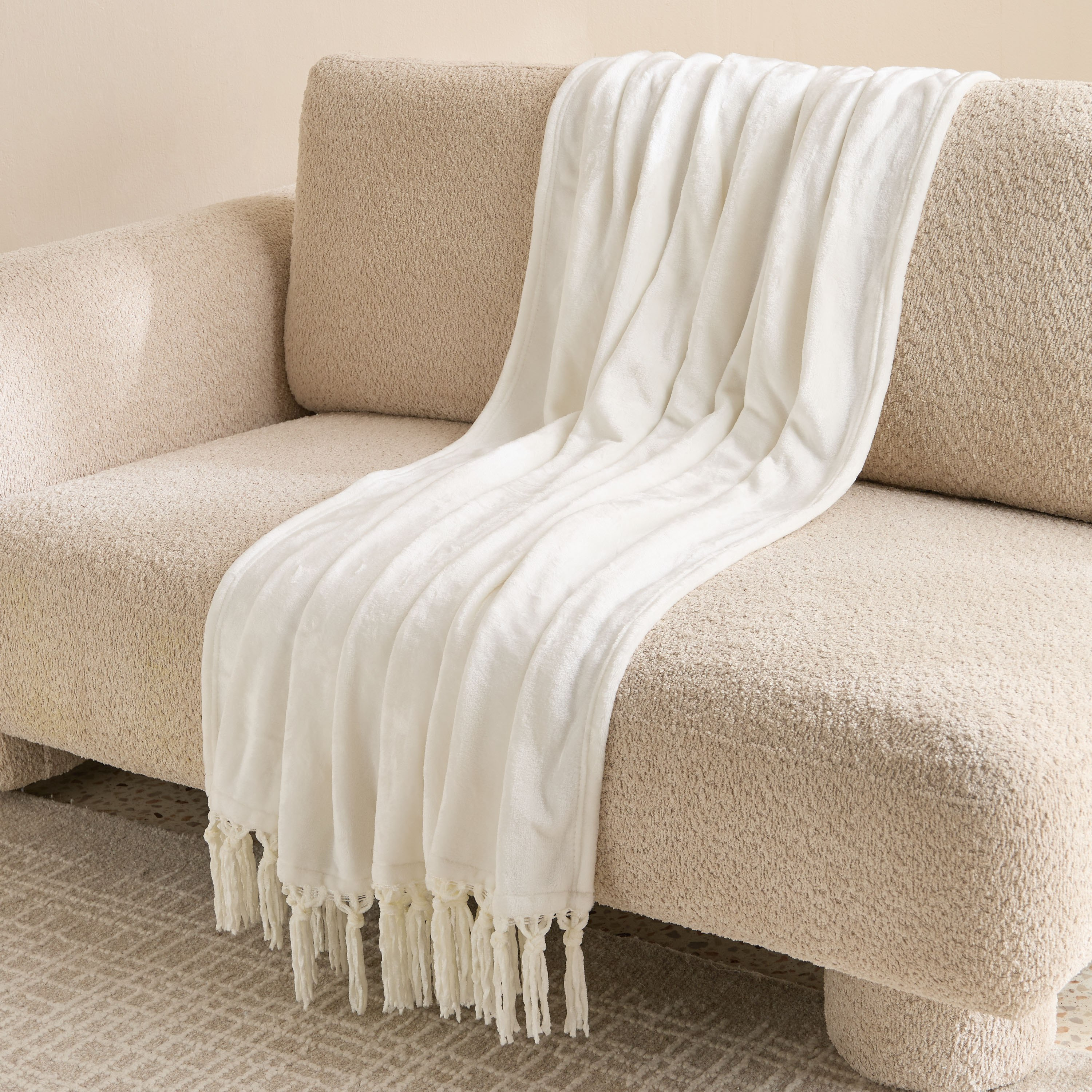 بطانية خفيفة مخملية من لافيش - 130x180 سم-hbxhomeware-hbxbedroom-image-1